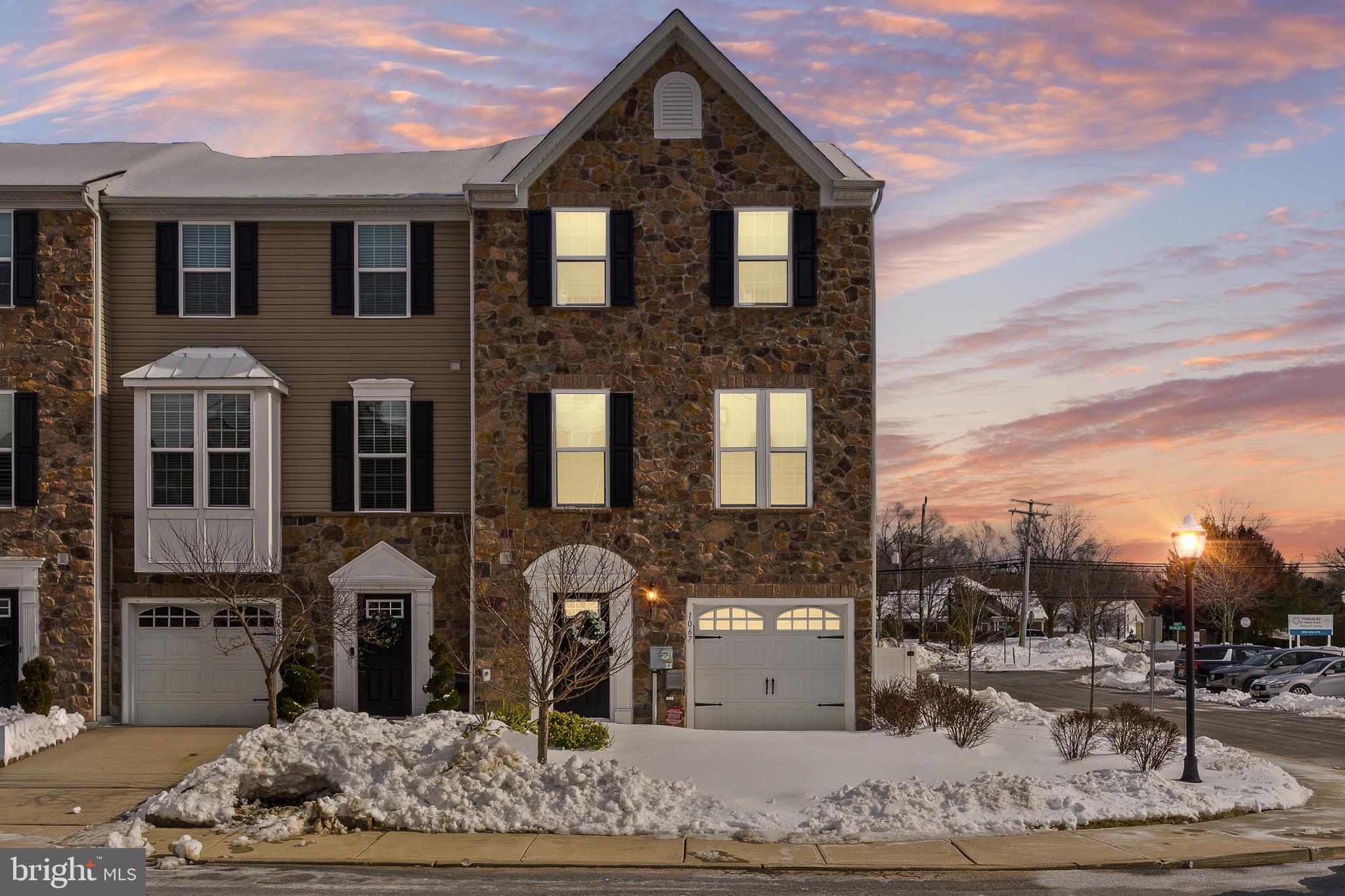 PARKWOOD MANOR - Residential