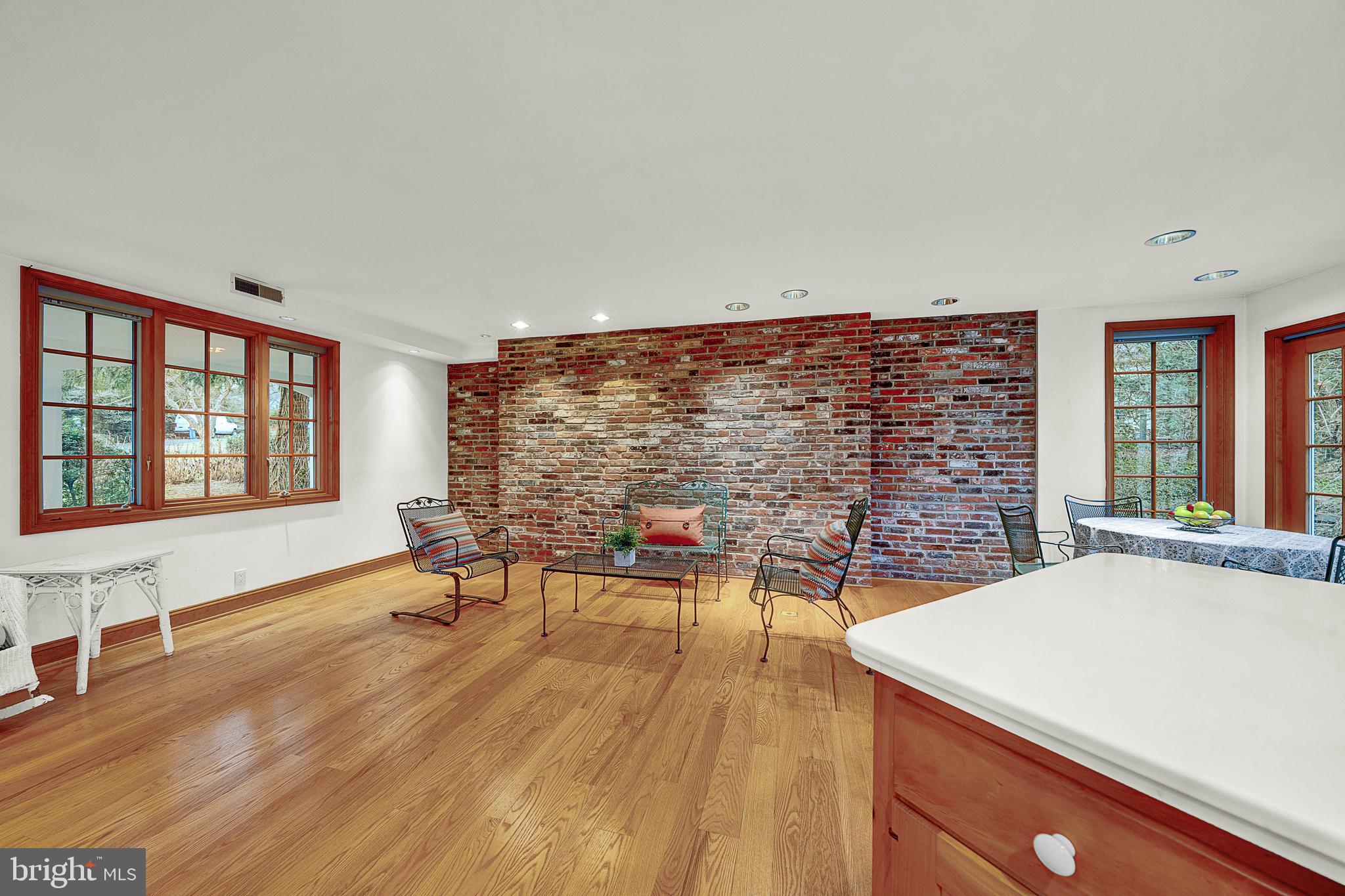 JENKINTOWN MANOR - Residential