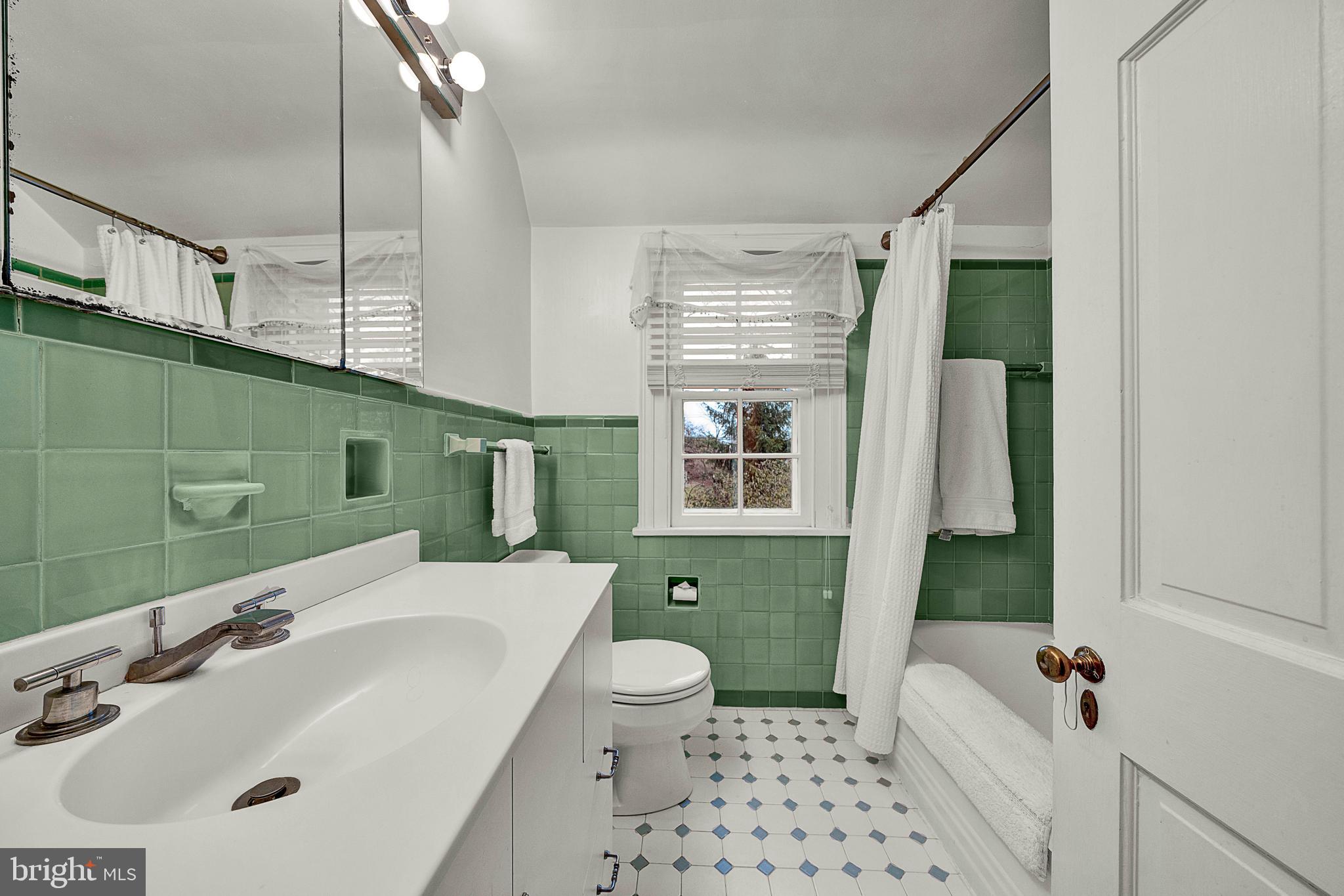JENKINTOWN MANOR - Residential