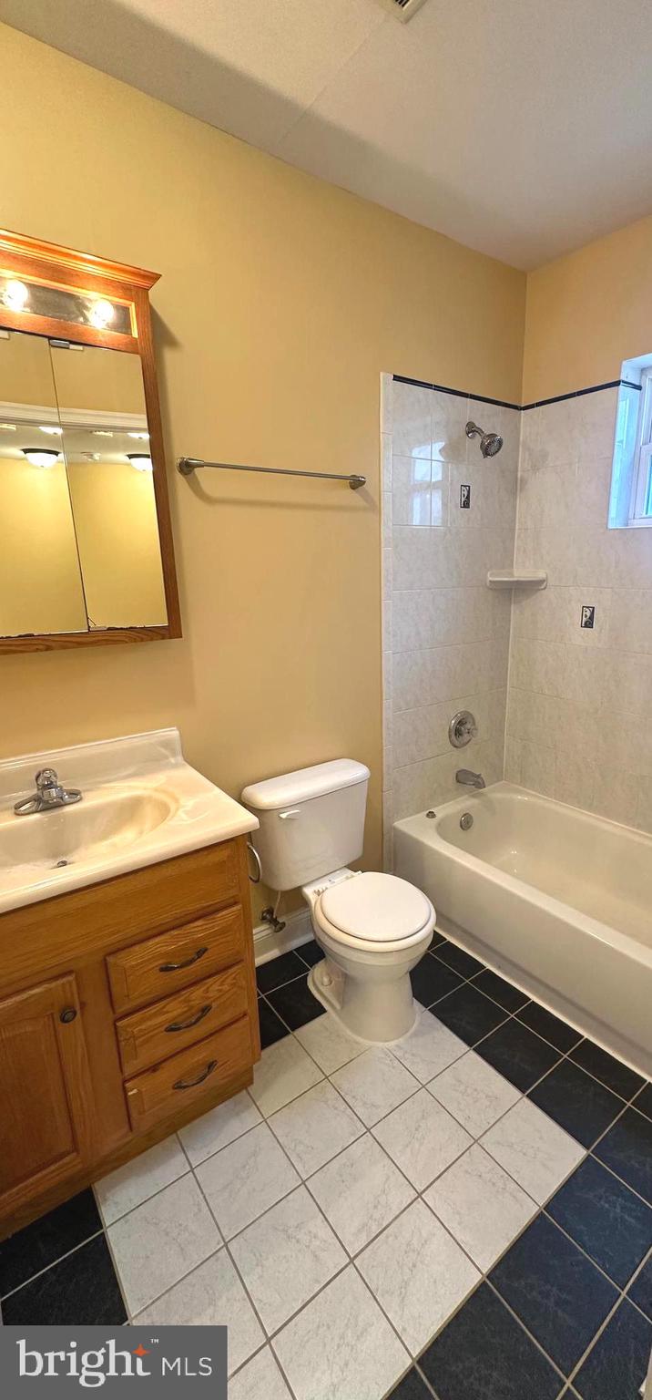 SETON HILL - Residential Lease