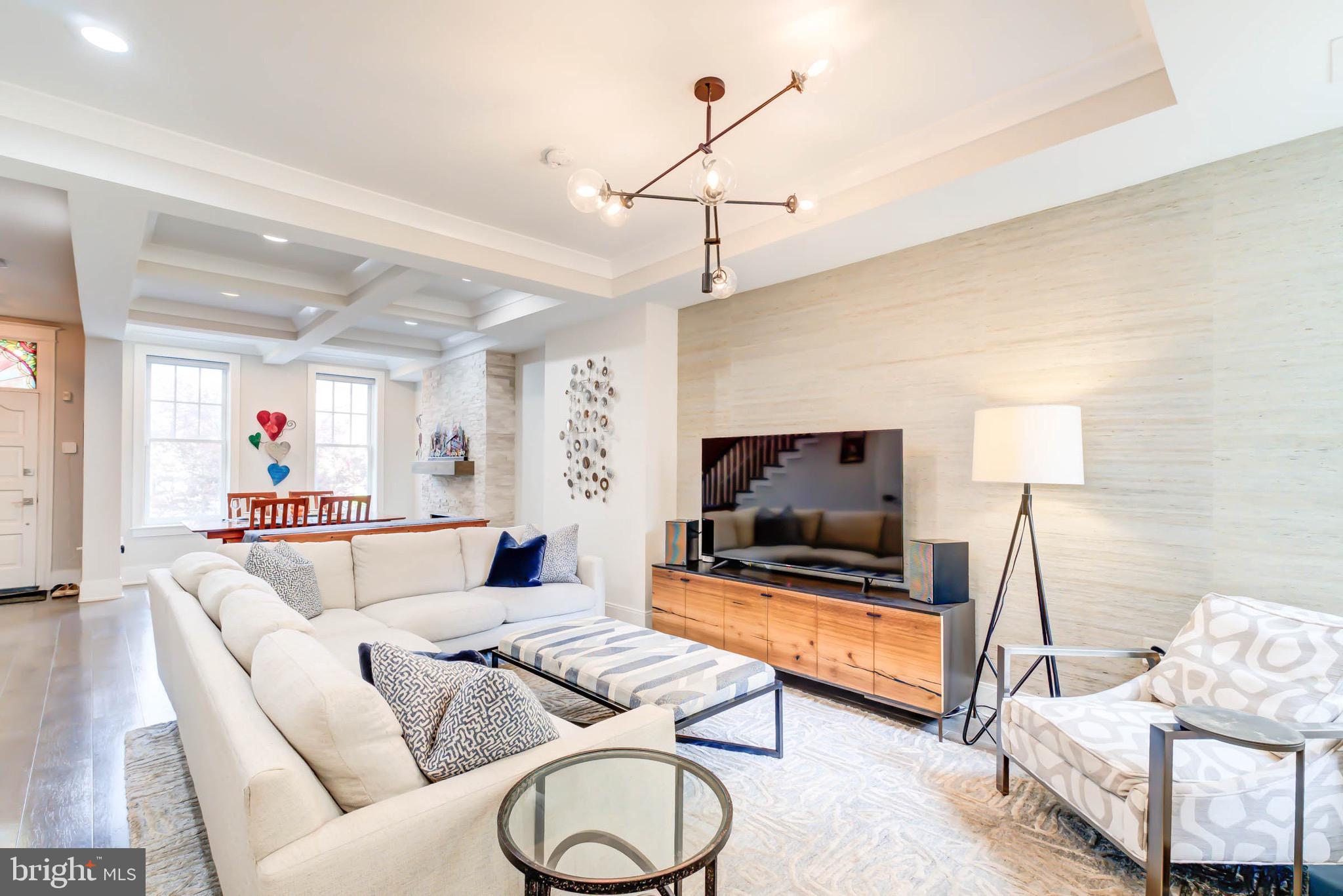 1211 CONSTITUTION AVENUE NE