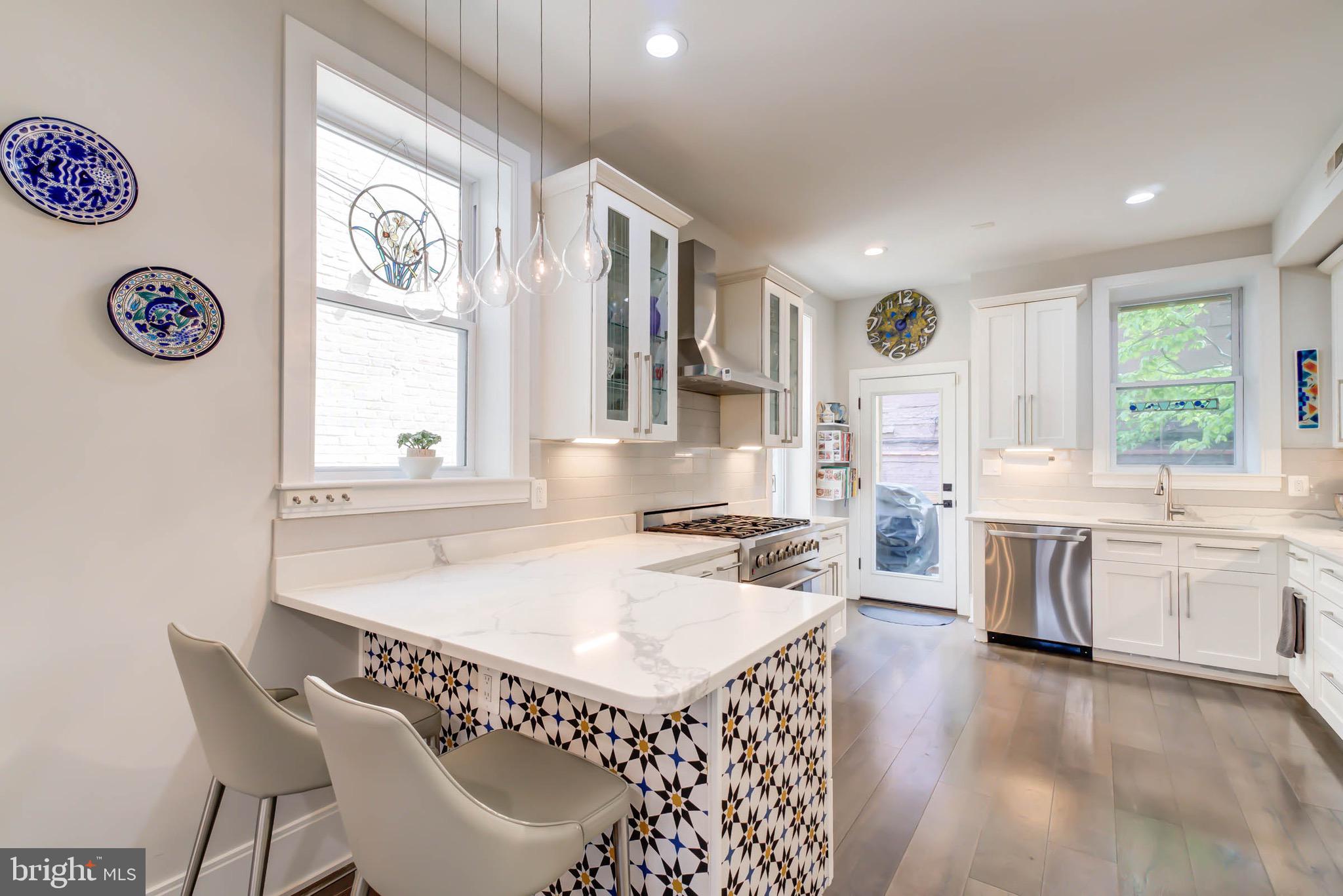 1211 CONSTITUTION AVENUE NE