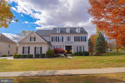 2252 ELDEMERE CIRCLE MACUNGIE PA 18062