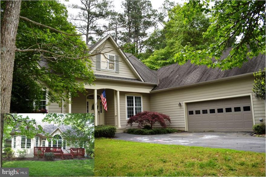 Beautiful 1st Floor Master , 4th row from the river! Spacious & open best describes this home with over 2800 S/F of living space to include FROG (over garage) that could easily be a 4th bdrm.  Main level has a home office, U Shaped open stairs, large family room open to 2nd floor with FP, built in book cases, open kitchen w/ large island, breakfast nook, doors to nice decking out back w/ private setting. Gleaming hardwood flooring, master has awesome super bath with upgraded tiling thru out.  2nd level features a catwalk to enjoy the views thru the large windows on the rear of the house. Walk to river, enjoy community pool, golf memberships available, beautiful club house & restaurant, outdoor patio dining.  Great location w/ easy access to the bridge to King George or just 20 minutes to La Plata.