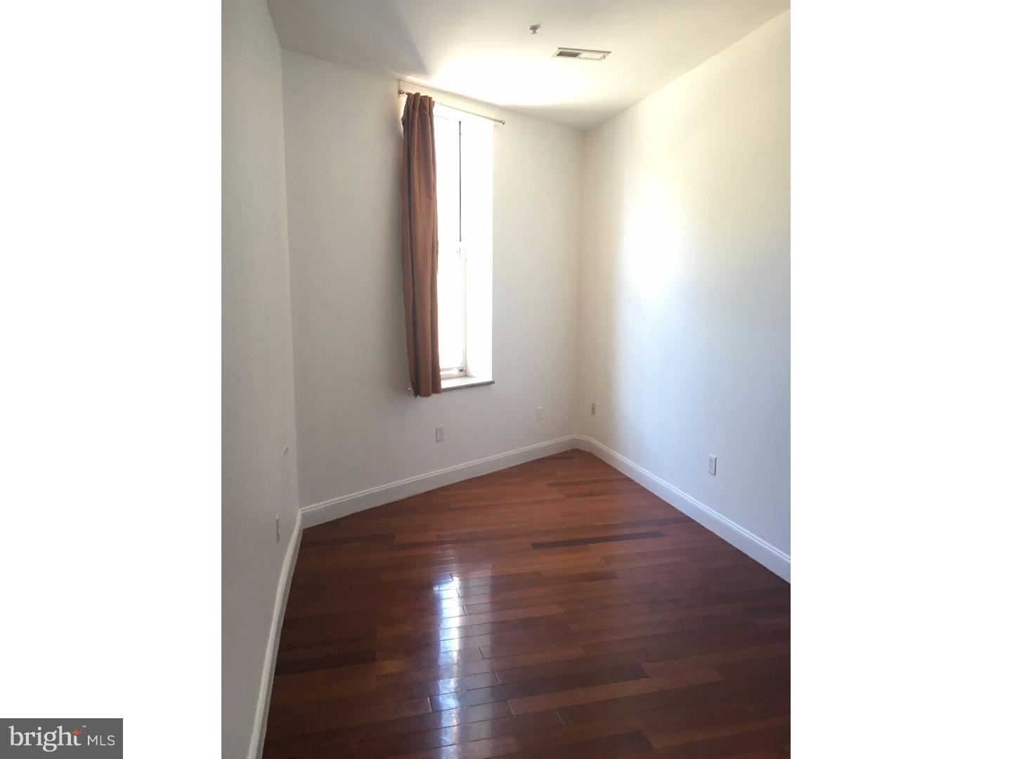 LOFT DISTRICT - Residential Lease