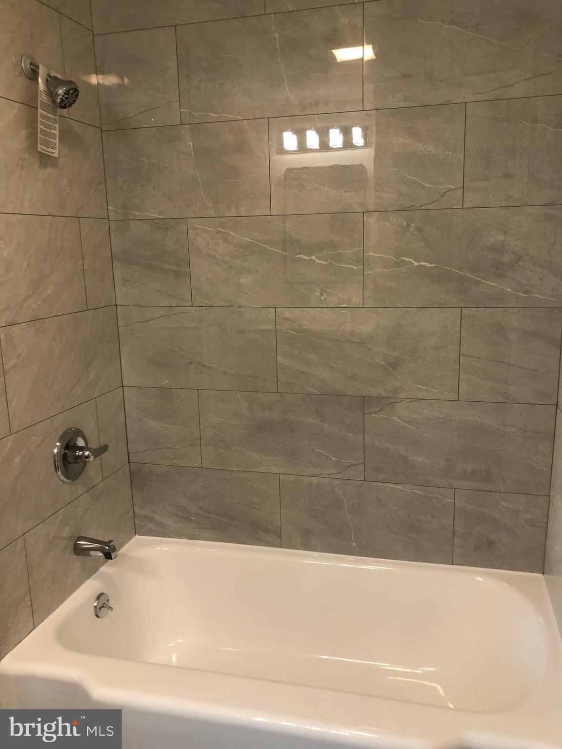 HOLABIRD PARK - Residential