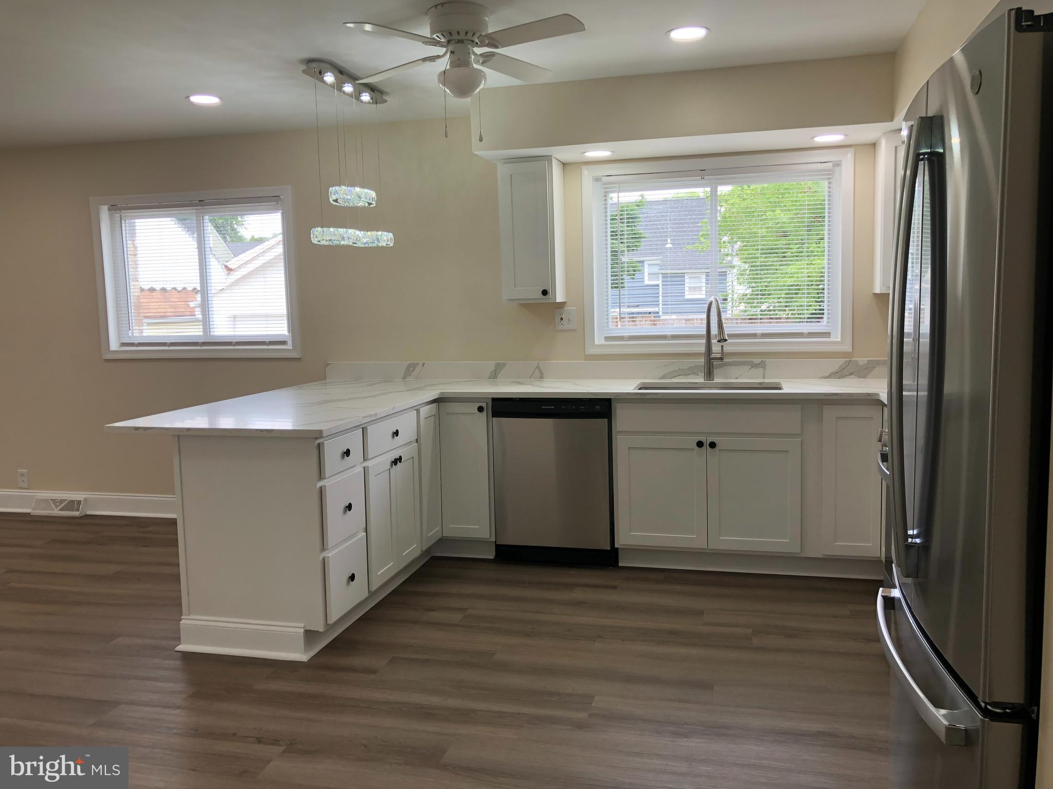 HOLABIRD PARK - Residential