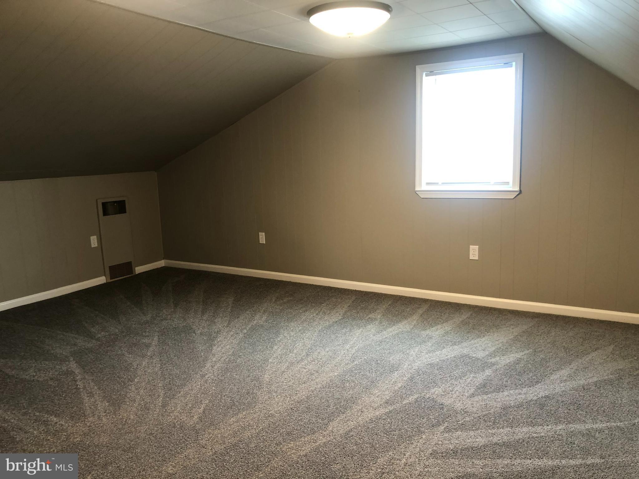 HOLABIRD PARK - Residential