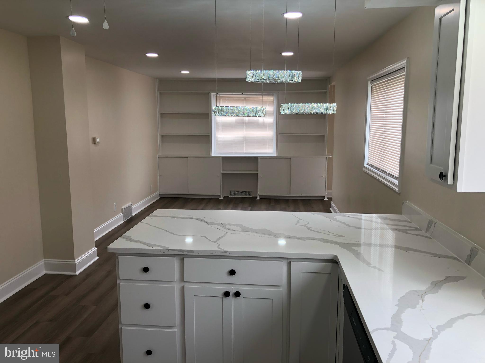 HOLABIRD PARK - Residential