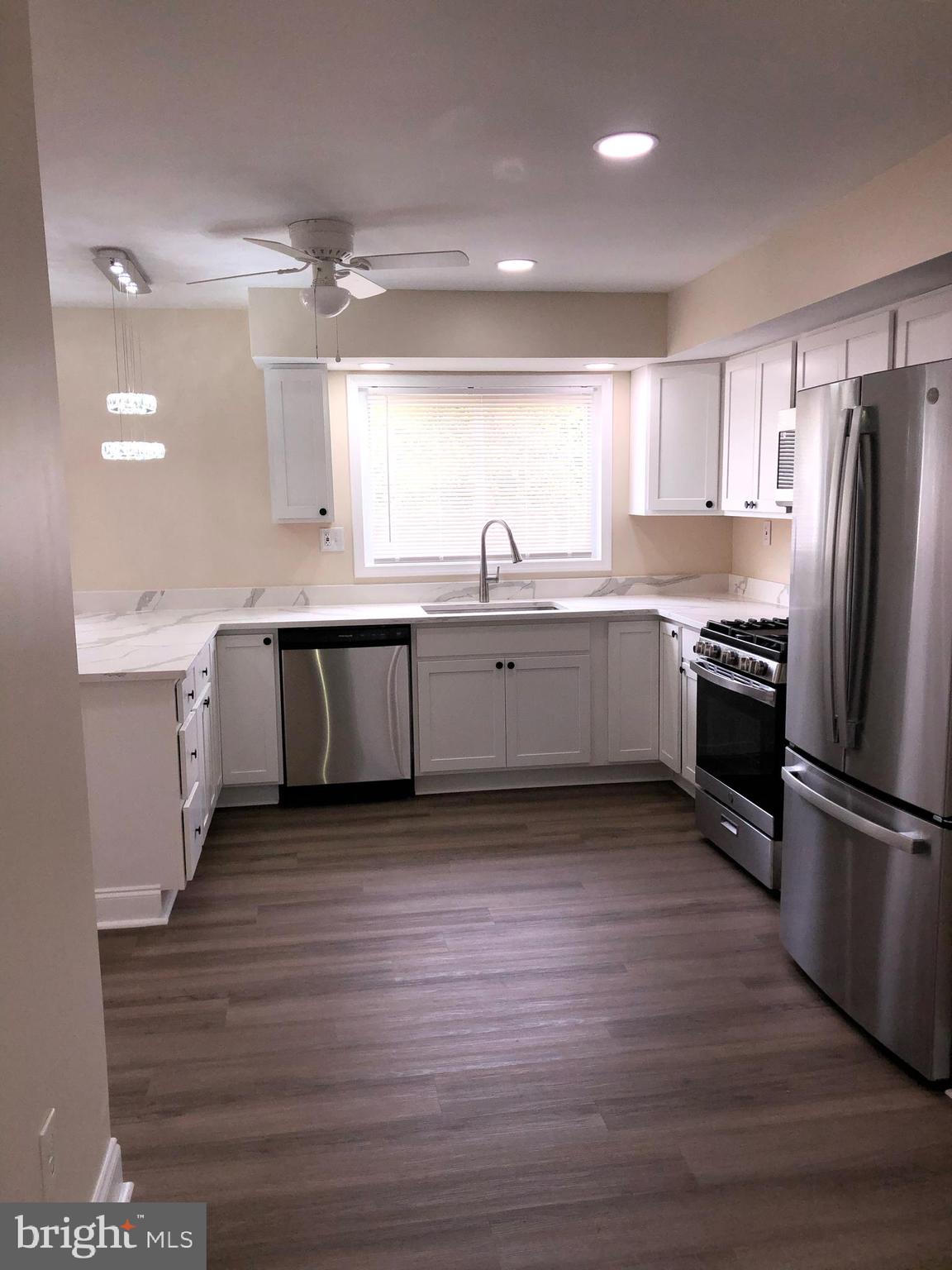 HOLABIRD PARK - Residential