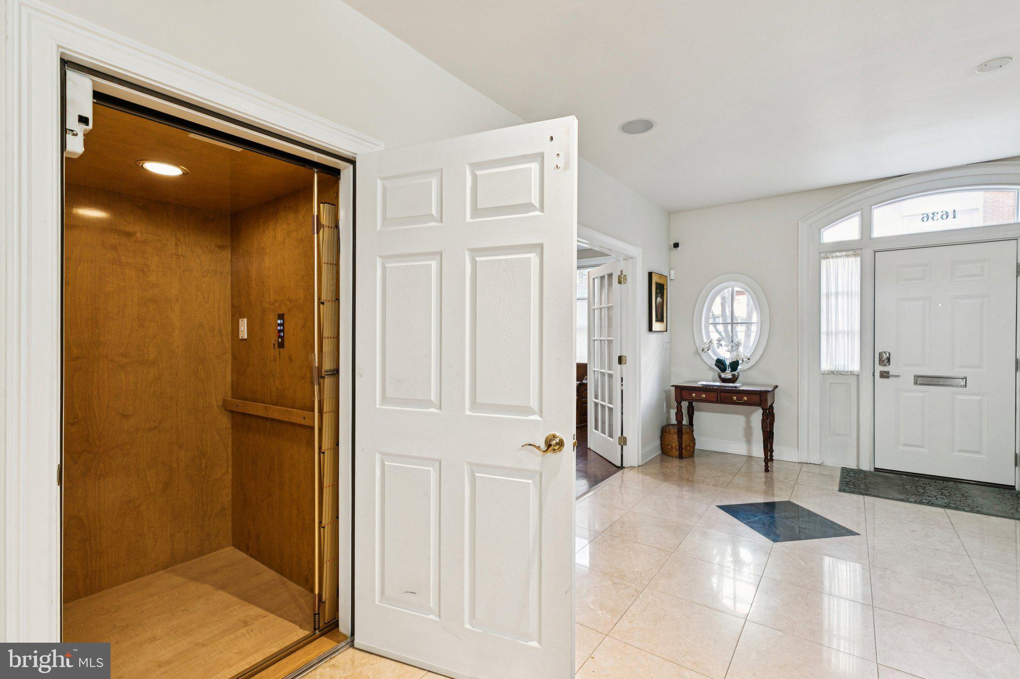 FAIRMOUNT - Residential