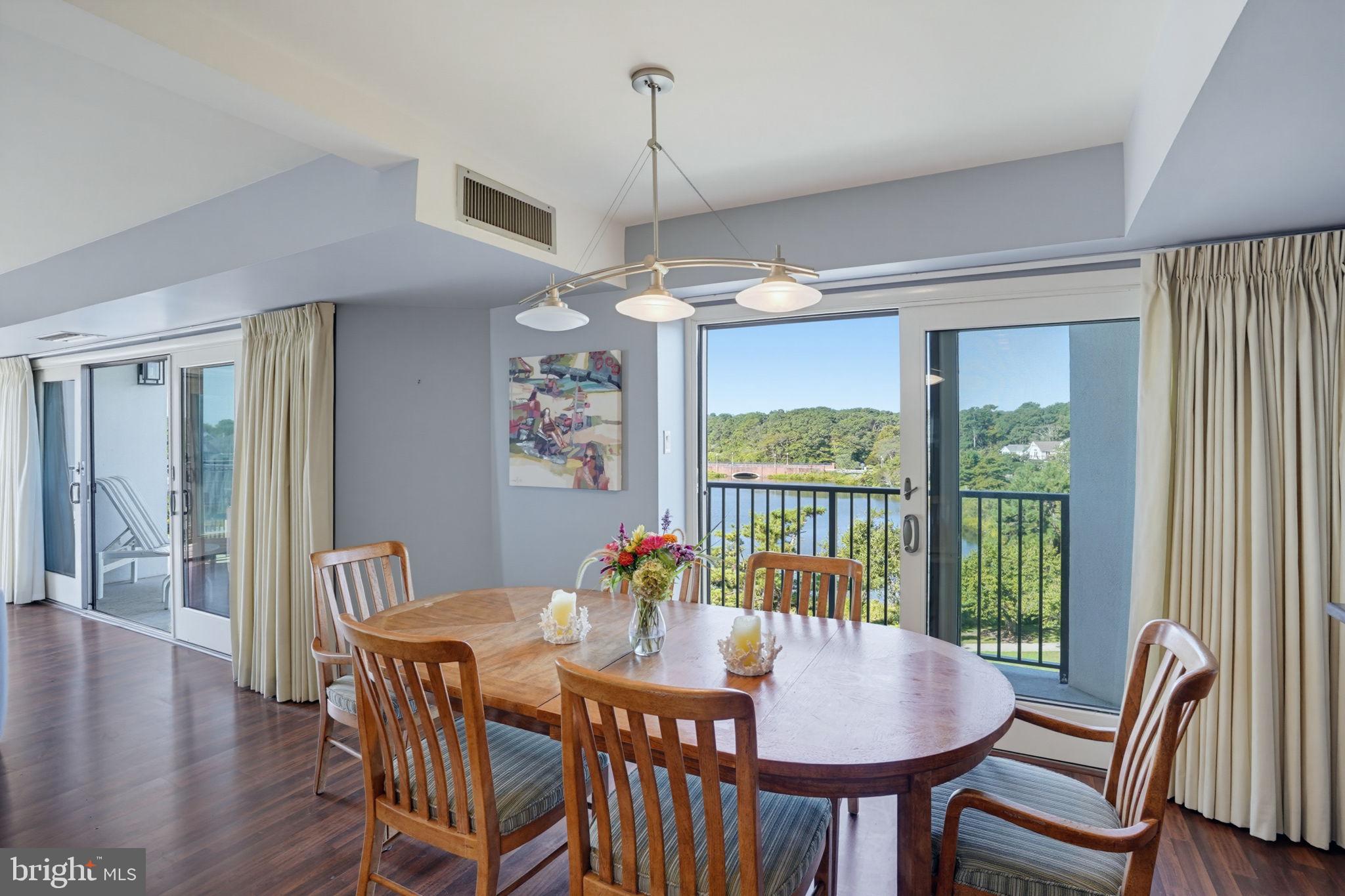 527 N BOARDWALK