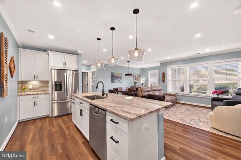 Condo For Sale - 21914 Hawksbill High Circle #204<br/> STERLING, VA 20164