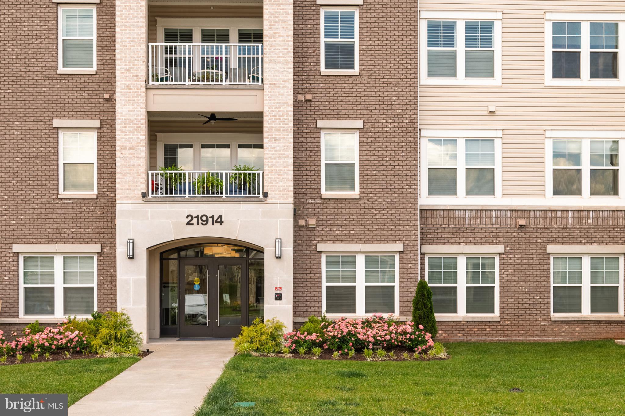 21914 HAWKSBILL HIGH CIRCLE 204