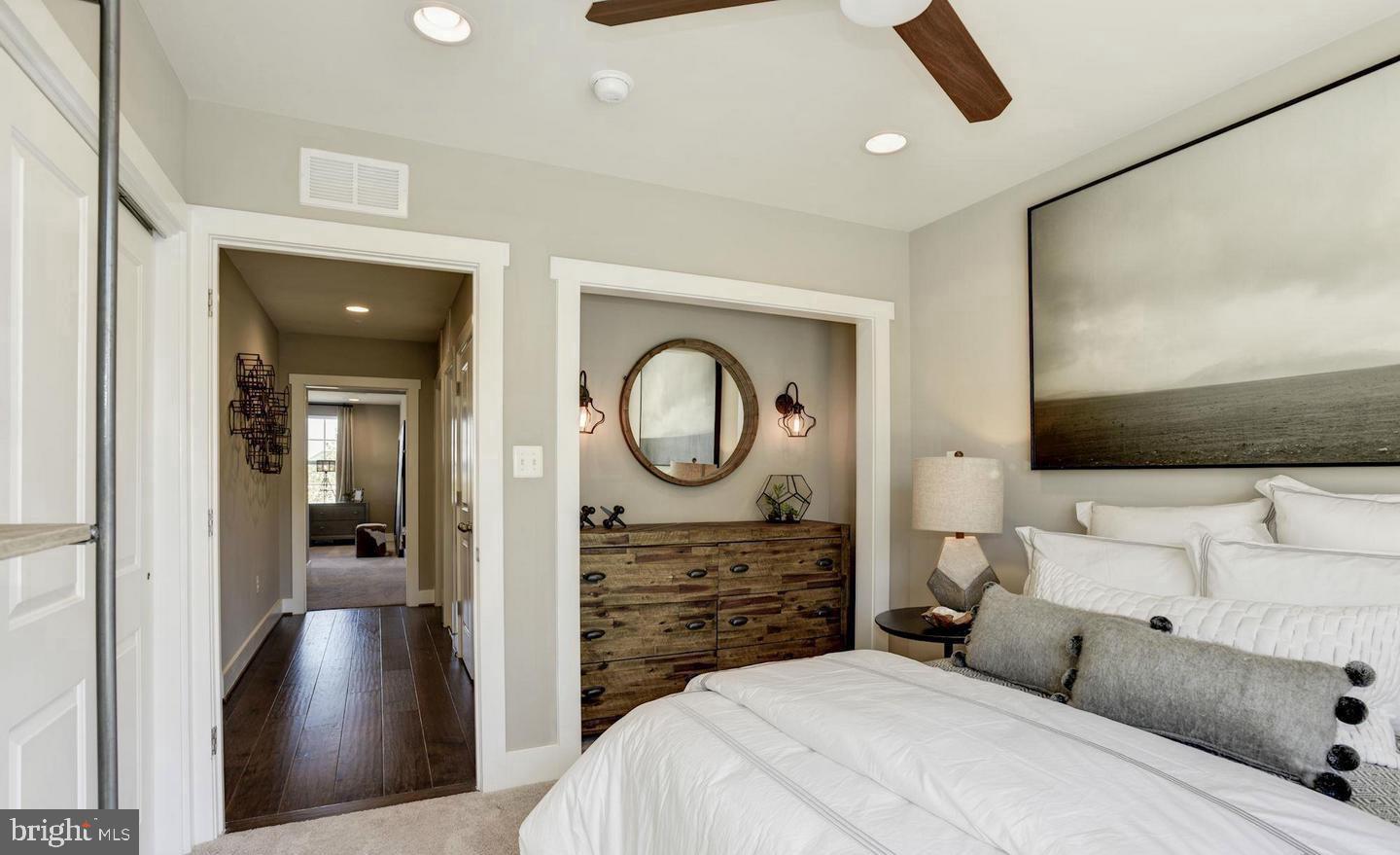 THE ENCLAVE AT STONEY RUN - Residential