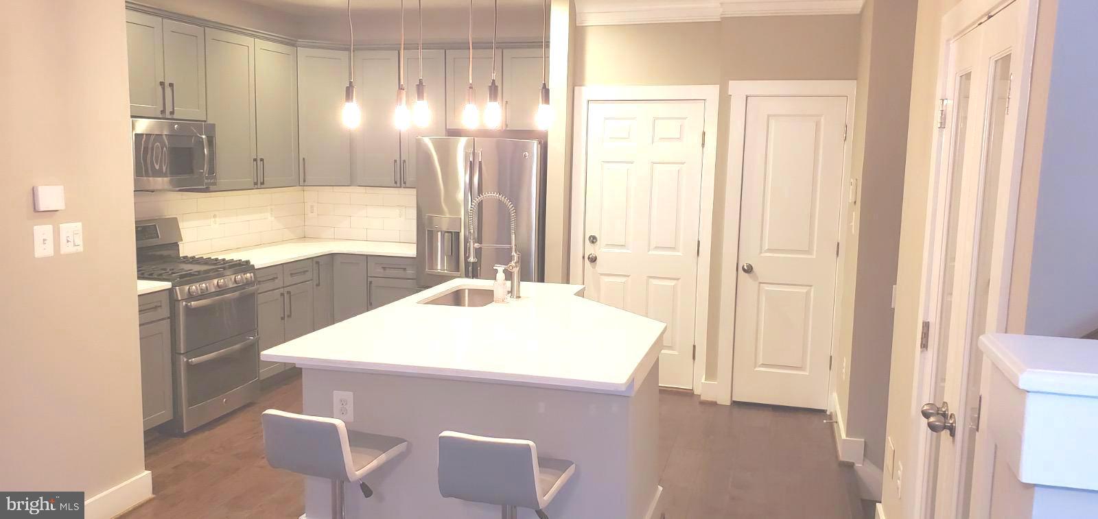 THE ENCLAVE AT STONEY RUN - Residential