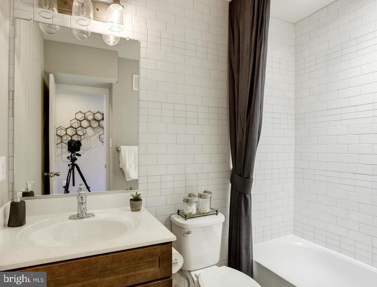 THE ENCLAVE AT STONEY RUN - Residential