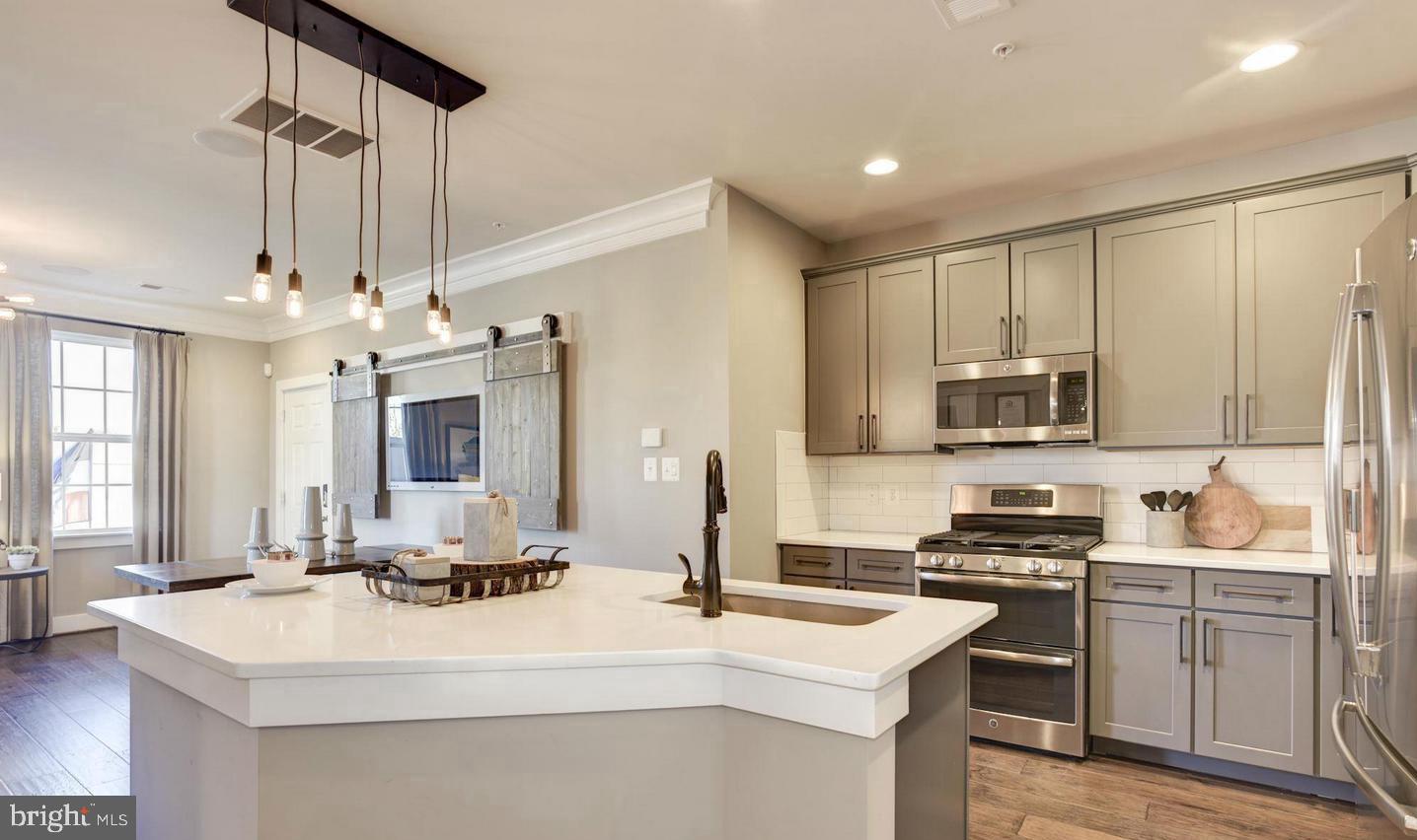 THE ENCLAVE AT STONEY RUN - Residential