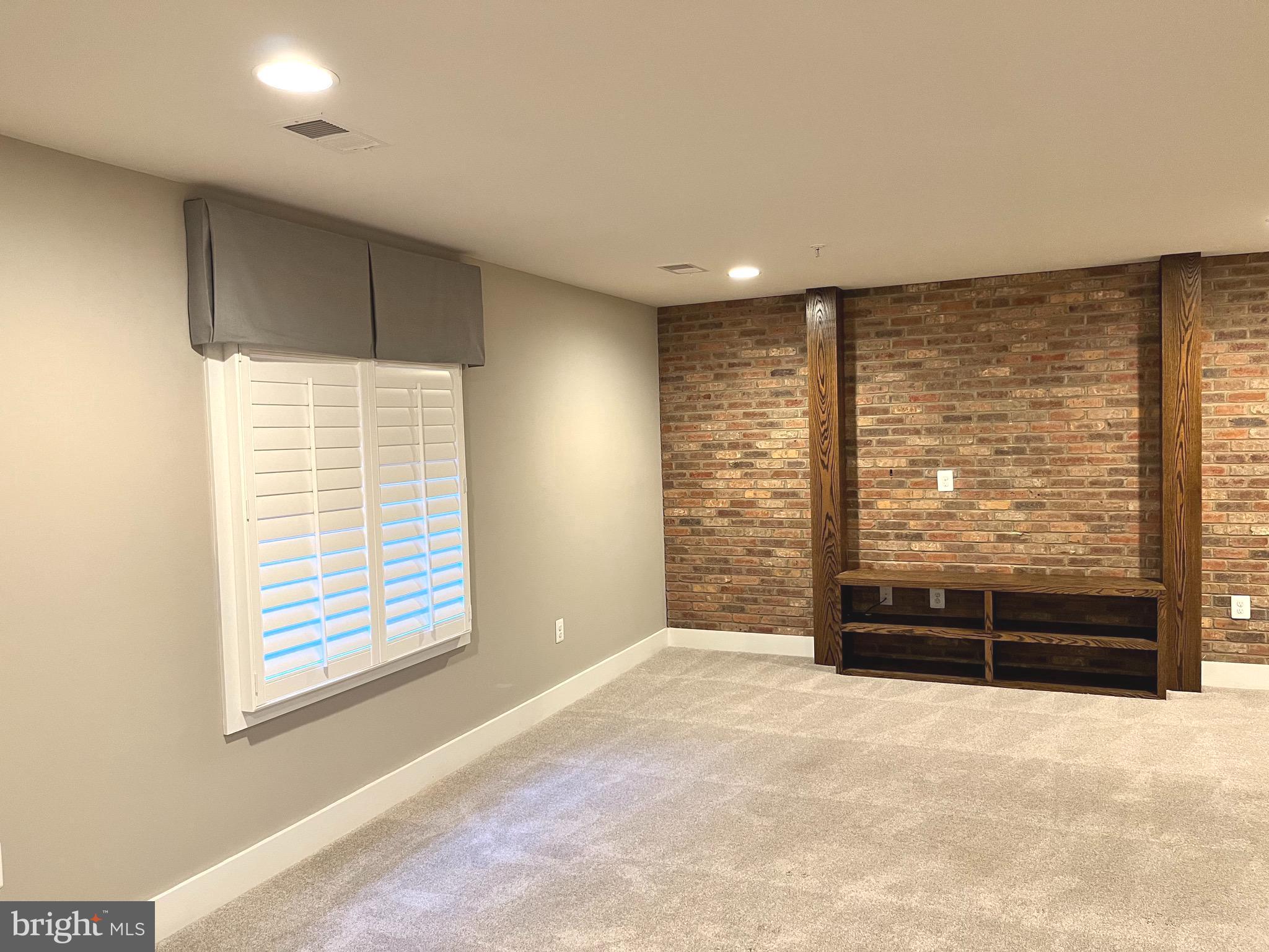 THE ENCLAVE AT STONEY RUN - Residential