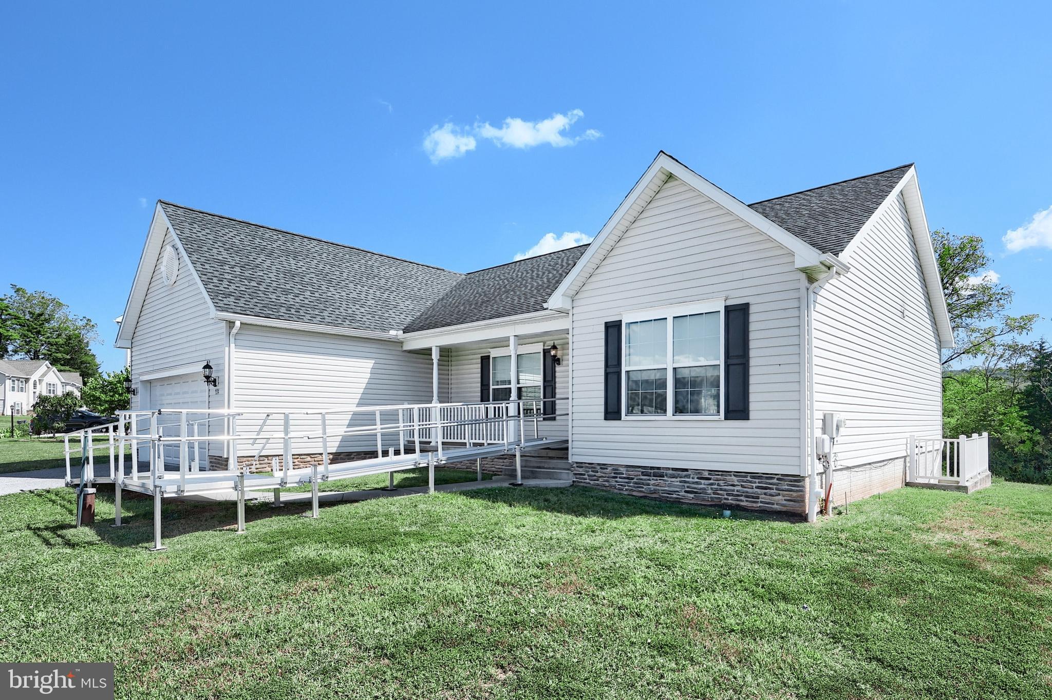 104 CLOVER RUN