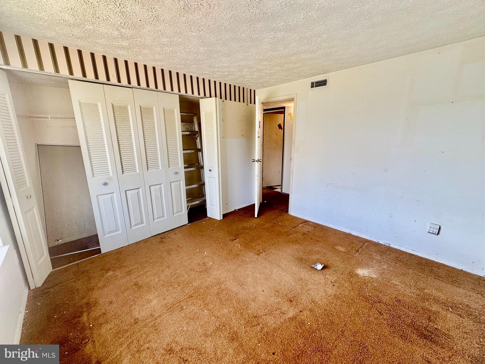 CHESTERFIELD GARDEN CONDOMINIUM - Residential