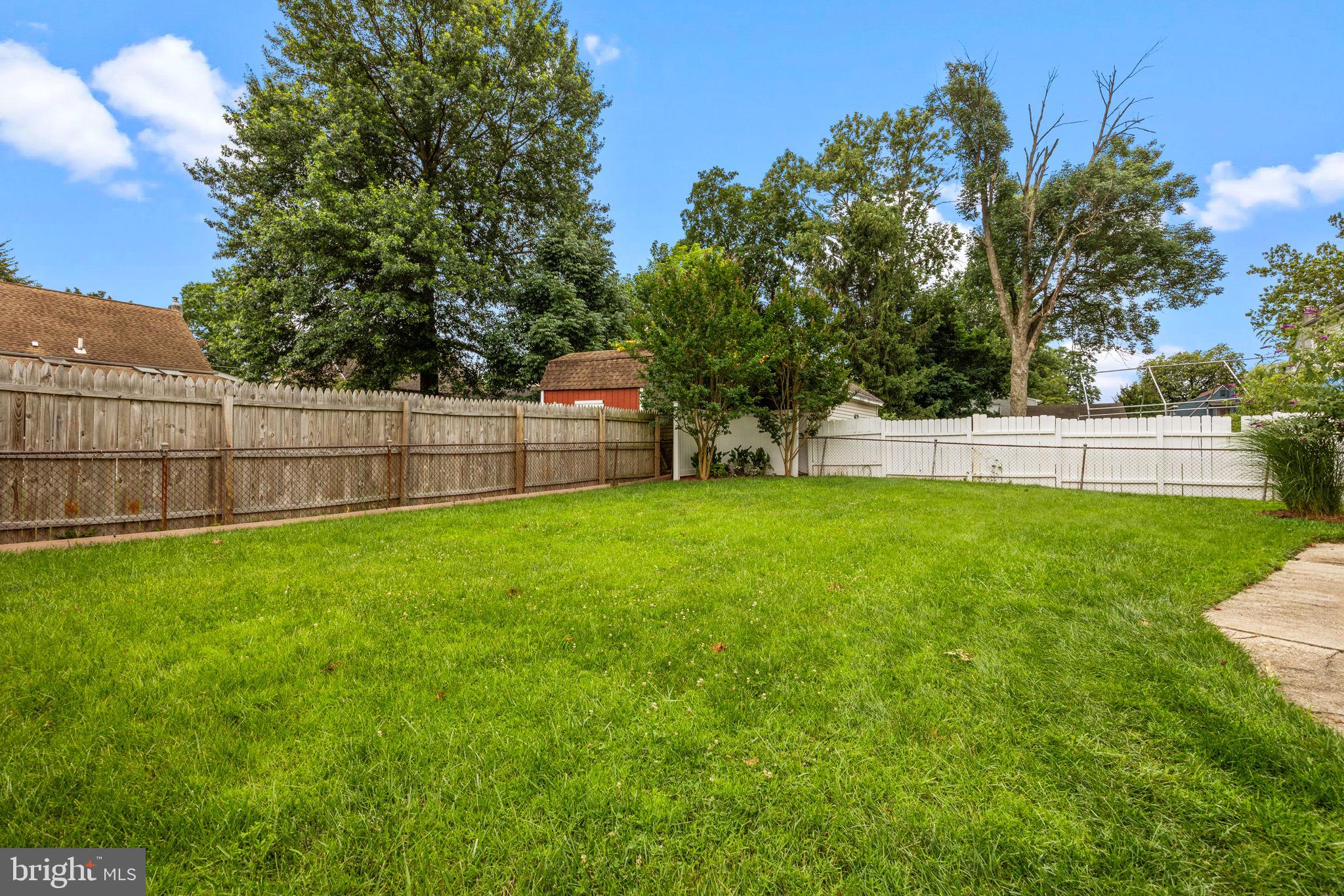 CROYDON MANOR - Residential