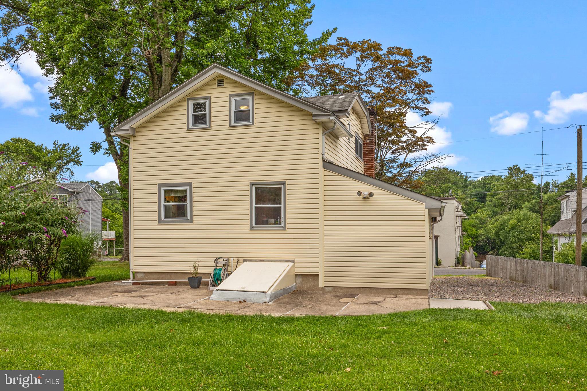 CROYDON MANOR - Residential