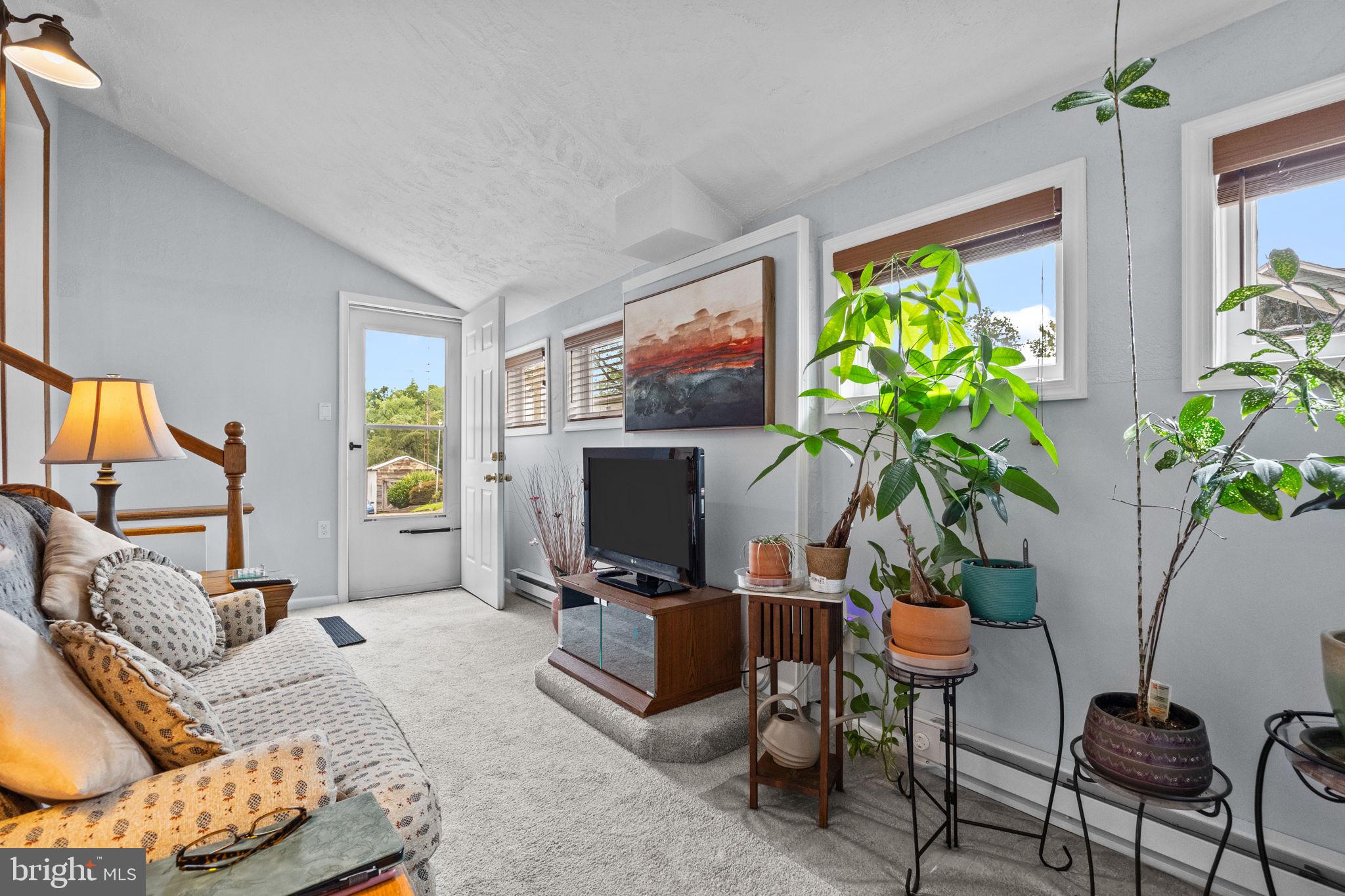 CROYDON MANOR - Residential