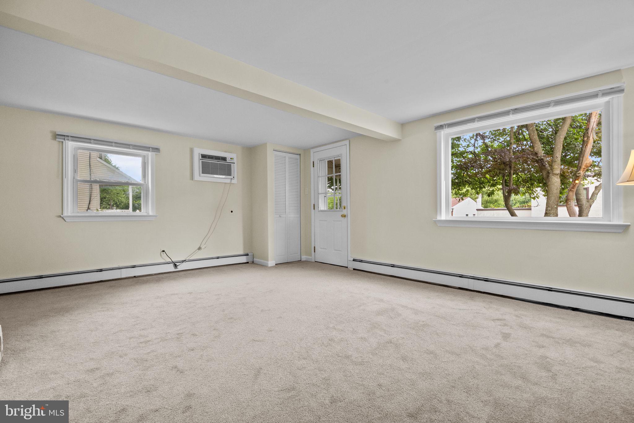 CROYDON MANOR - Residential