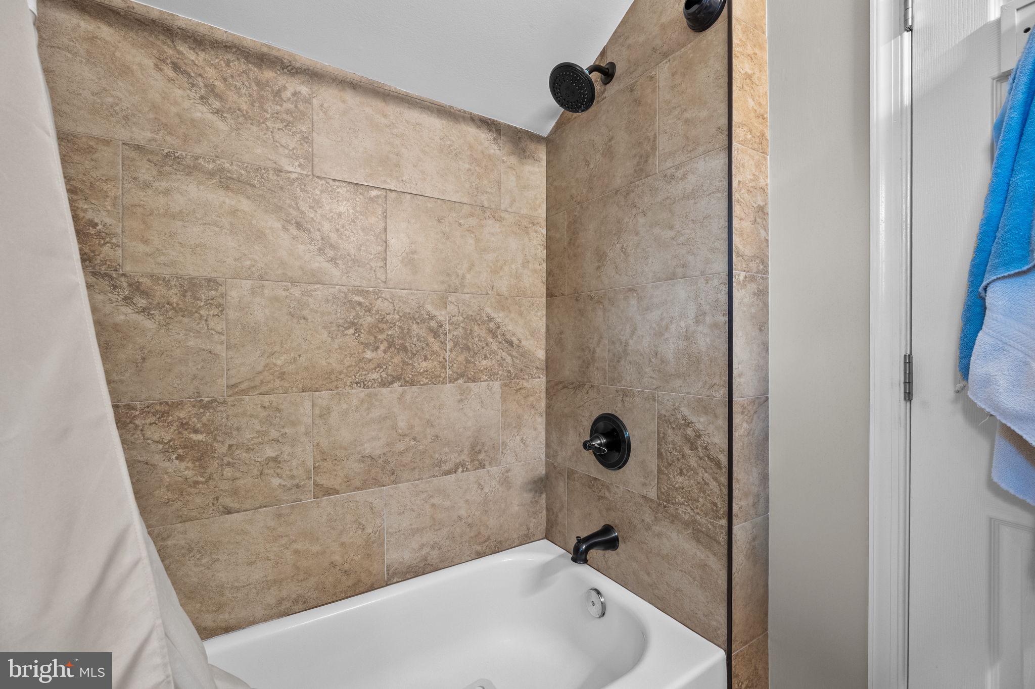 CROYDON MANOR - Residential