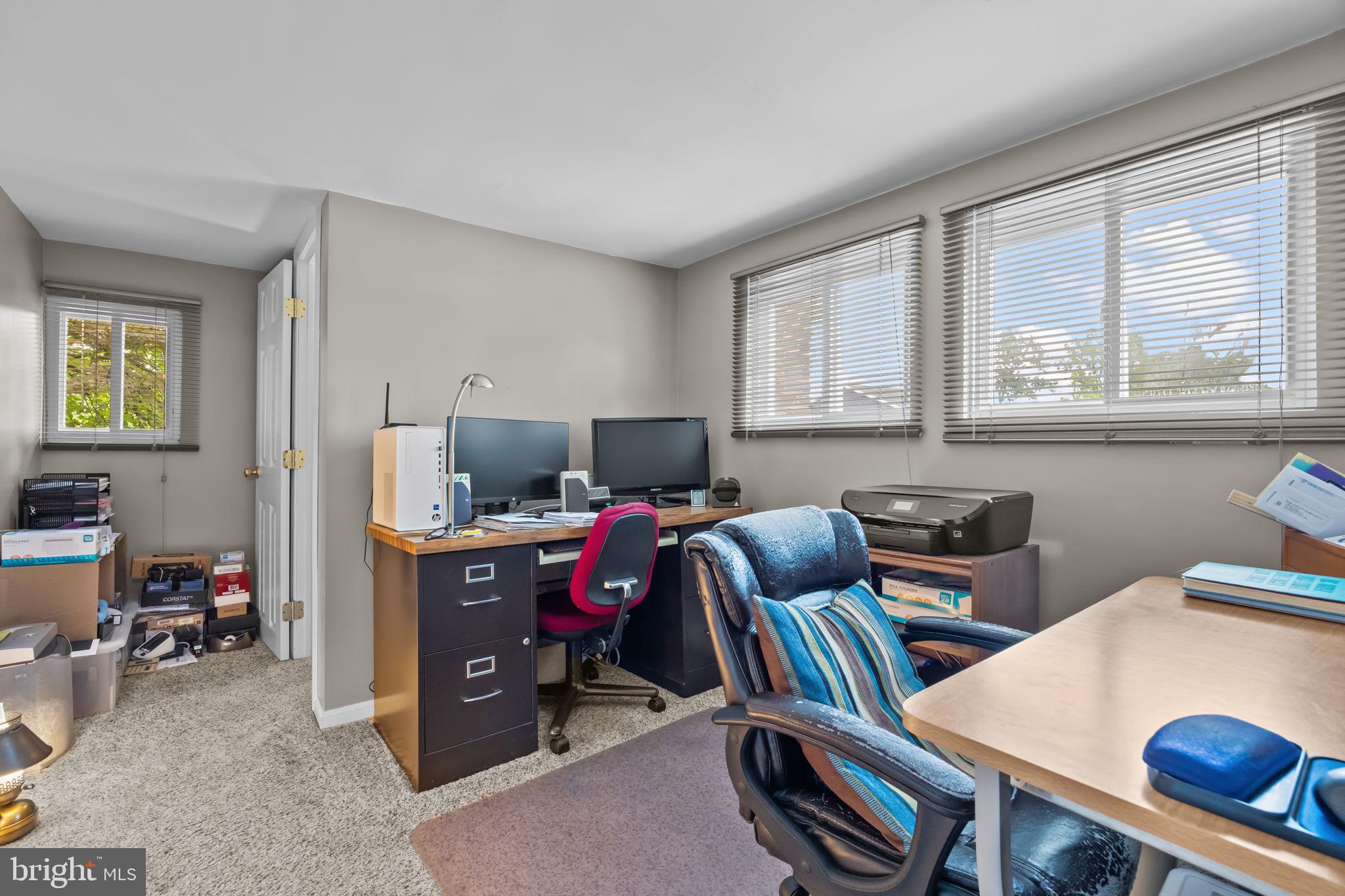 CROYDON MANOR - Residential