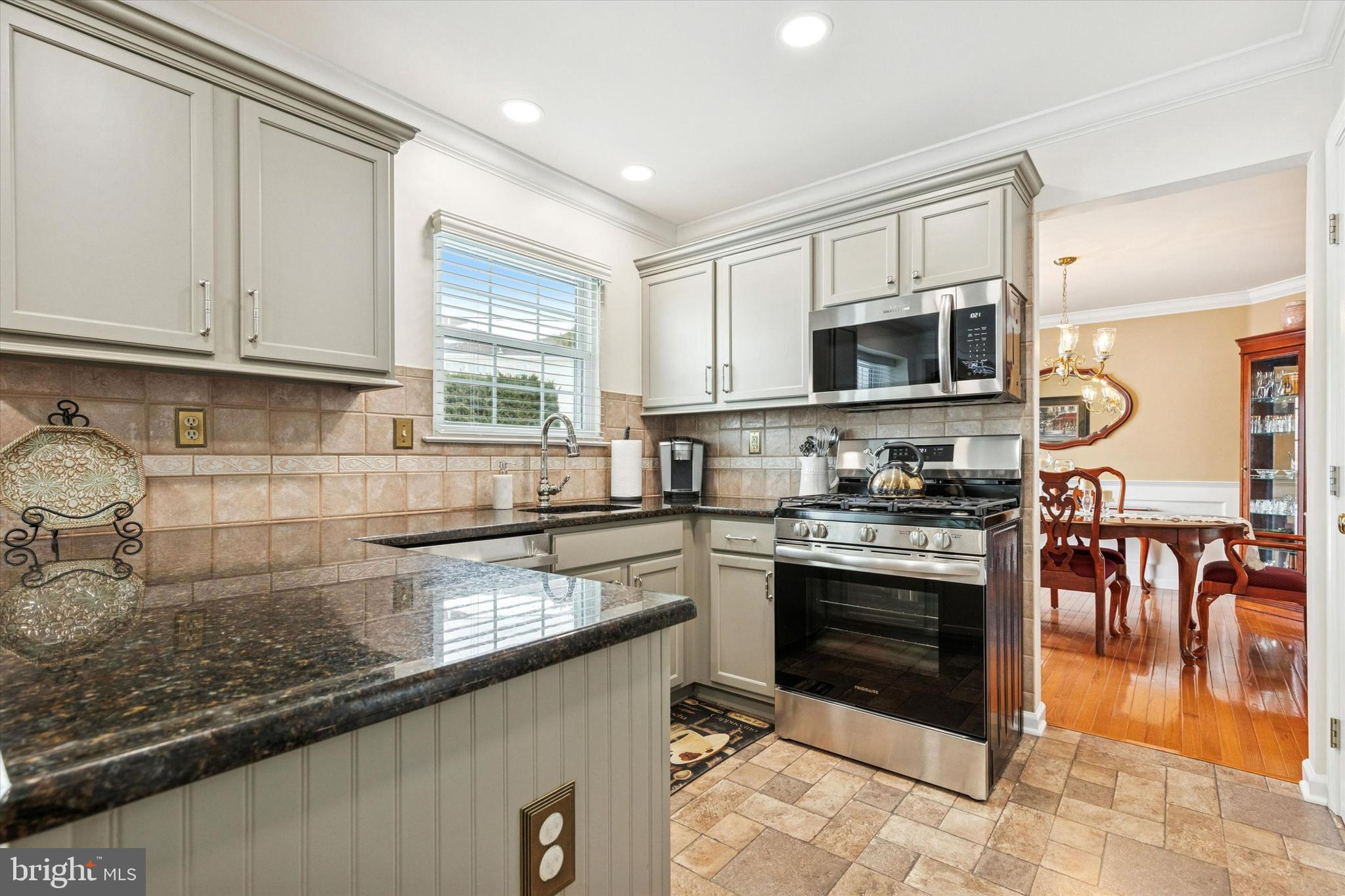 MONTGOMERY OAKS - Residential