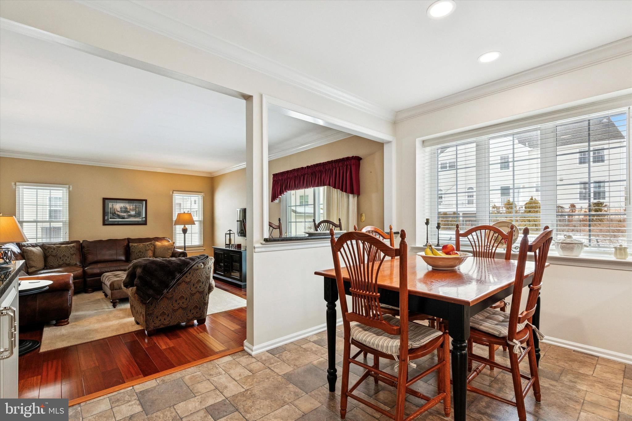 MONTGOMERY OAKS - Residential