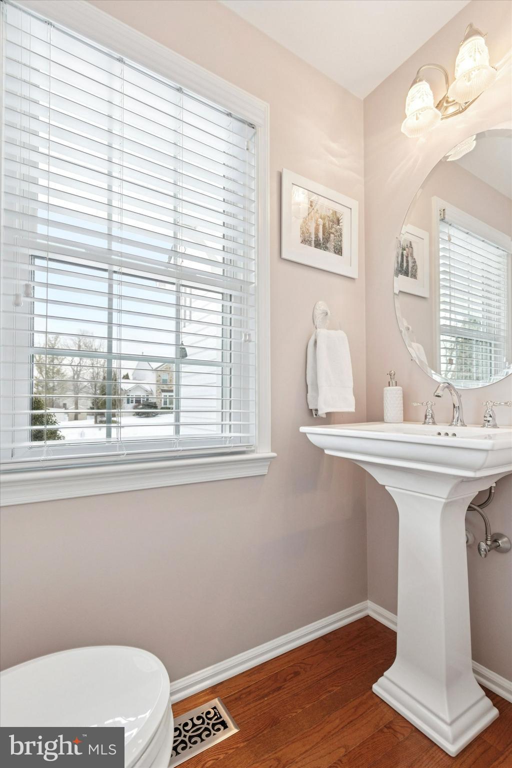 MONTGOMERY OAKS - Residential