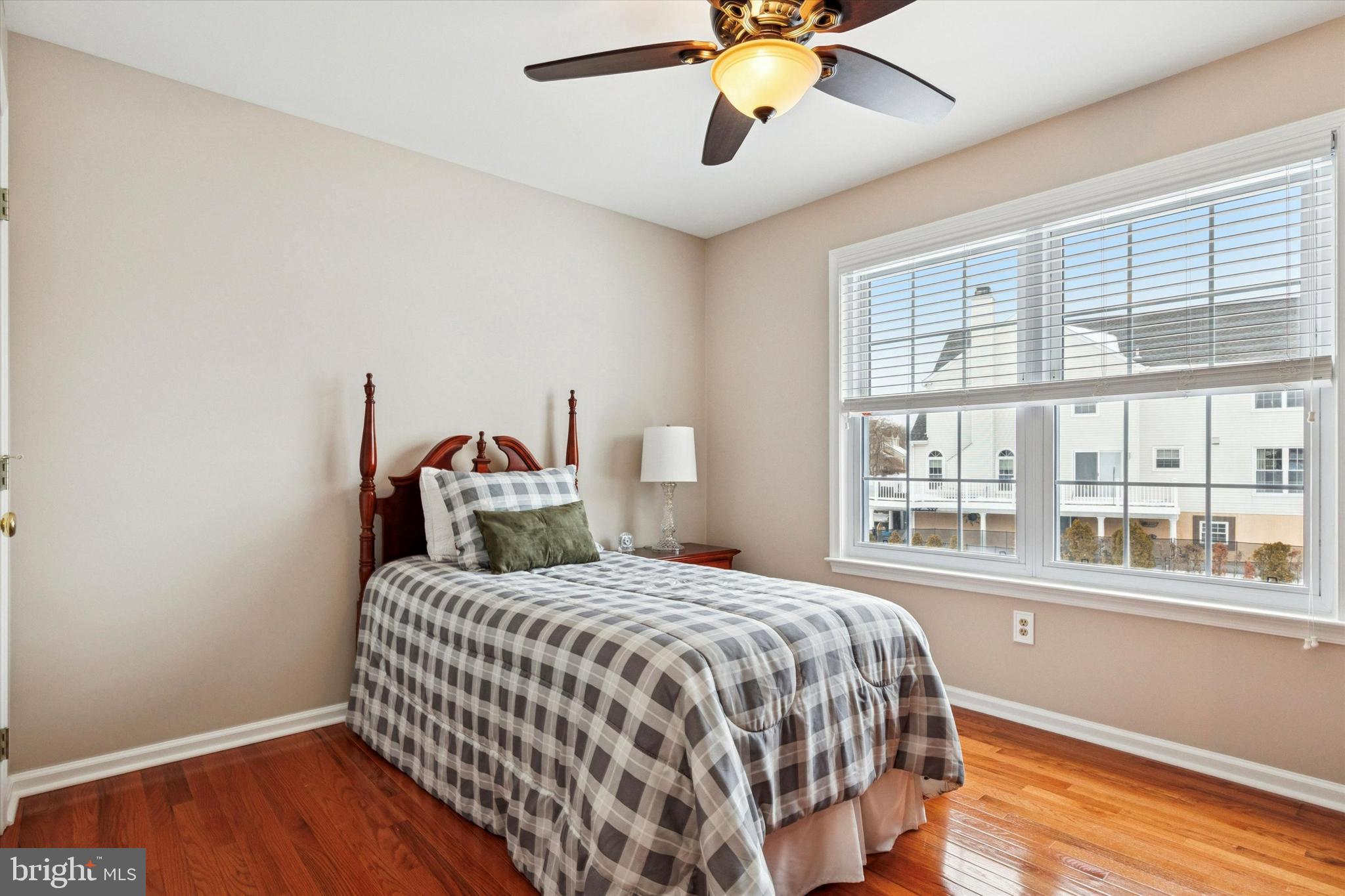 MONTGOMERY OAKS - Residential