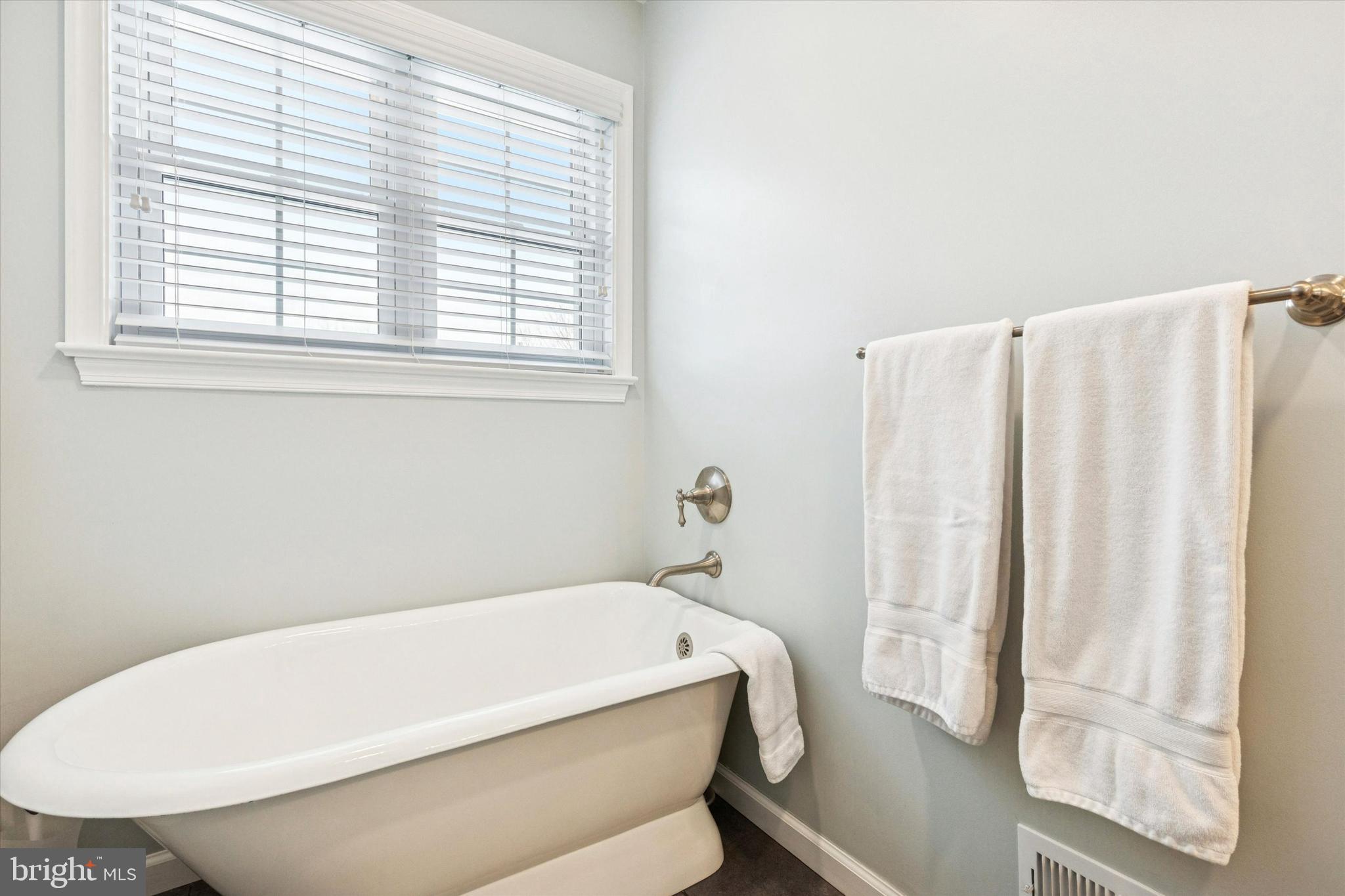 MONTGOMERY OAKS - Residential