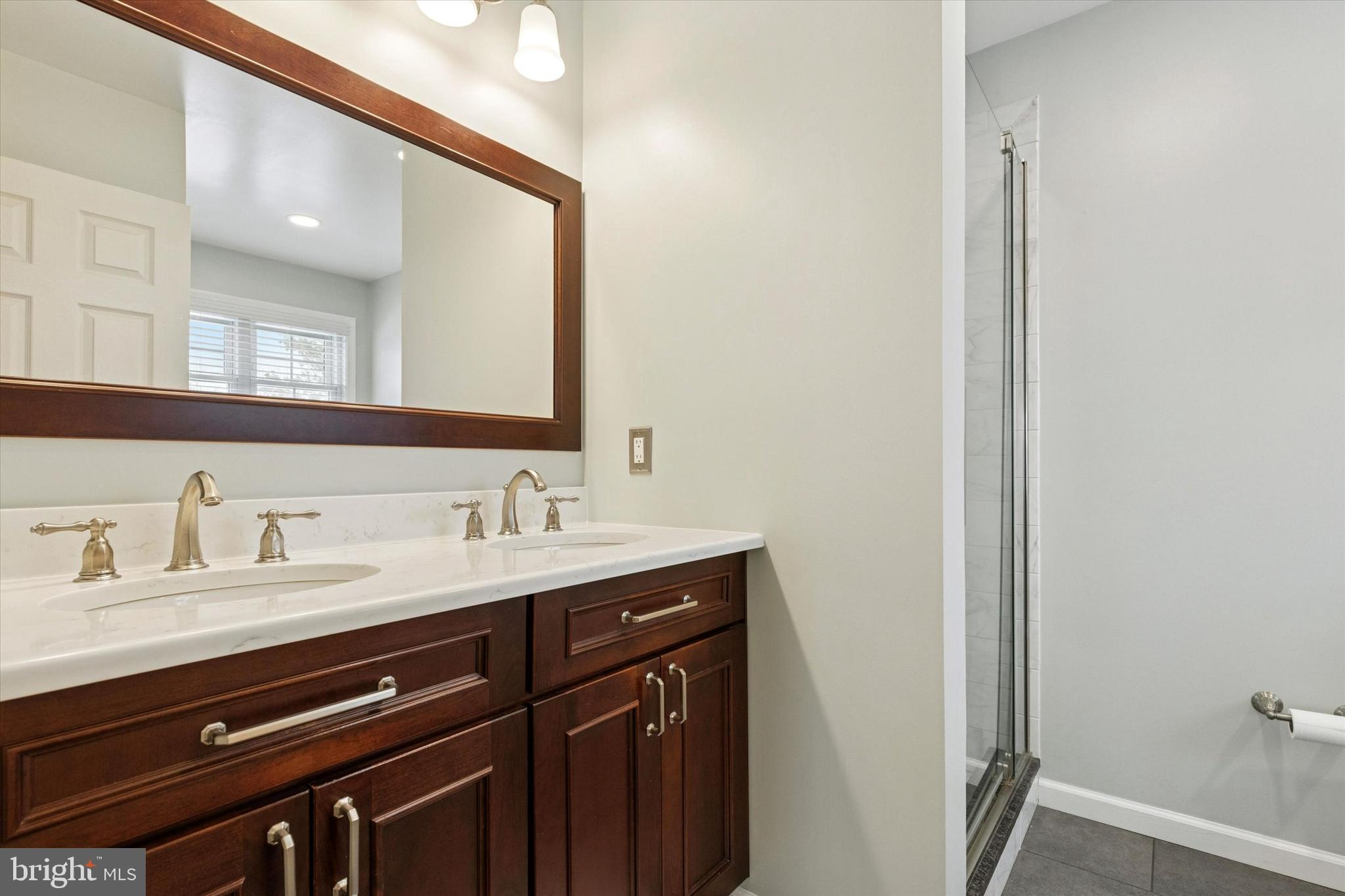 MONTGOMERY OAKS - Residential