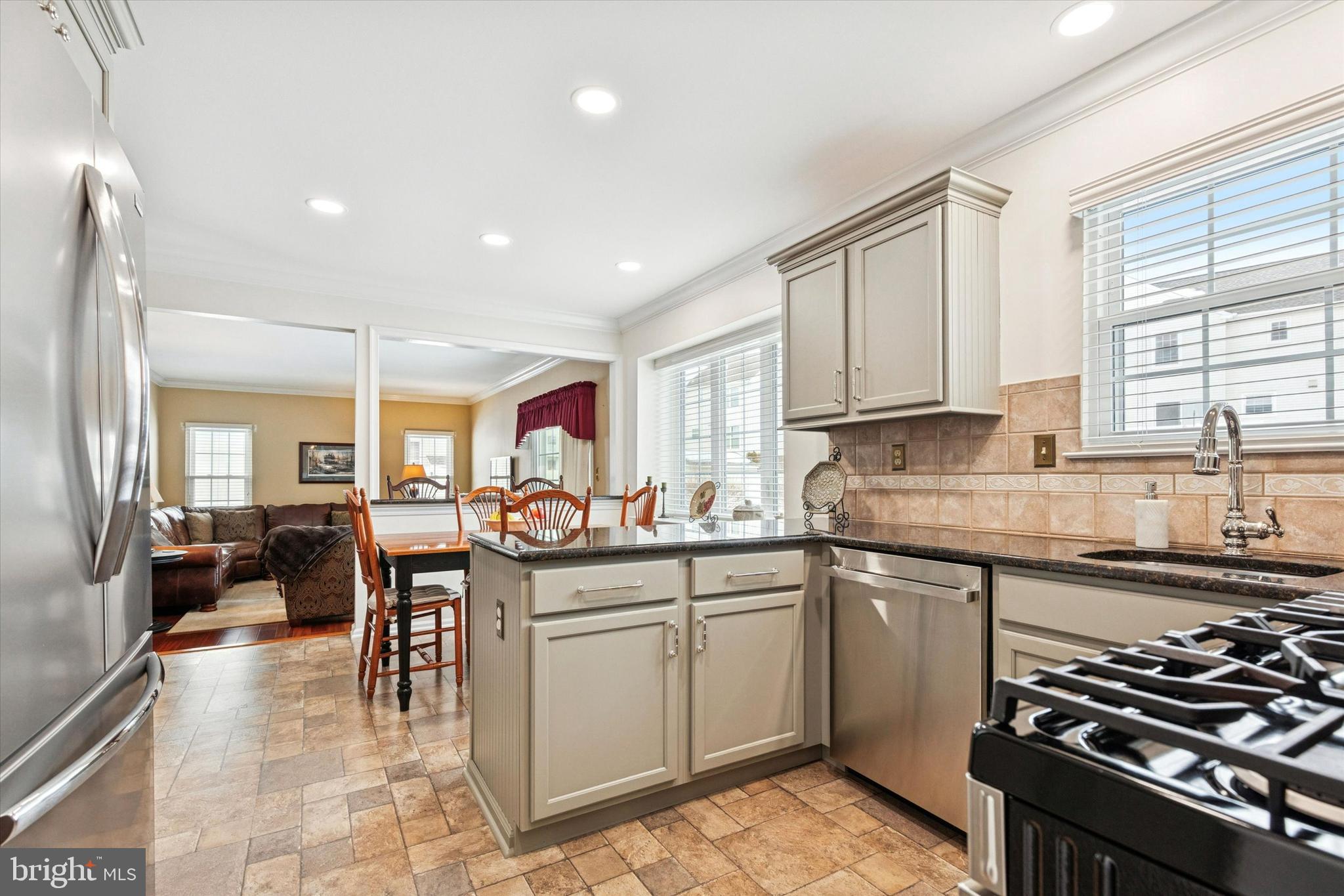 MONTGOMERY OAKS - Residential