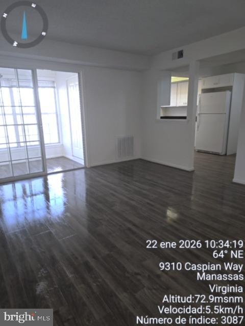 HUNTERS SQUARE - Residential