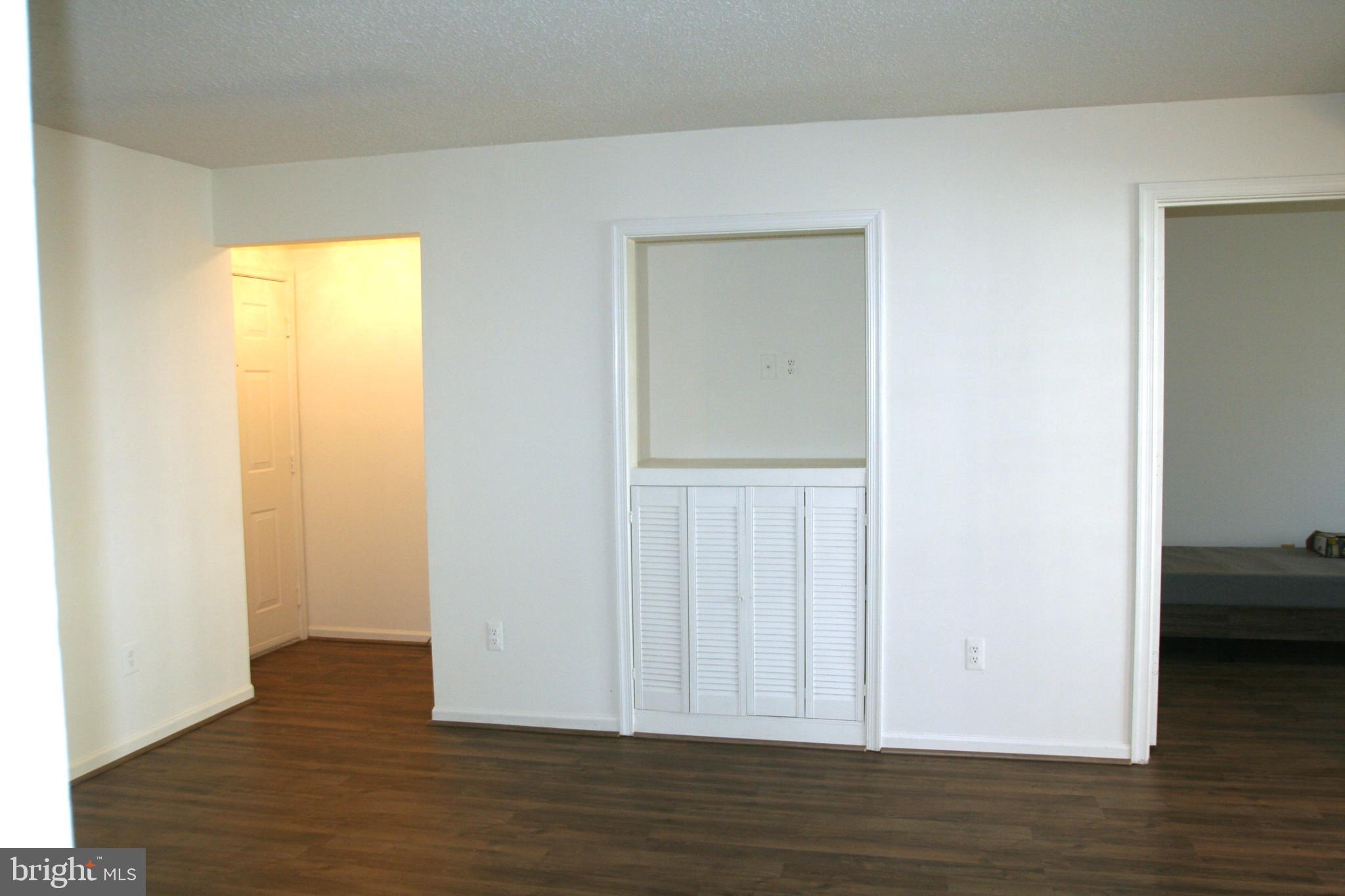 HUNTERS SQUARE - Residential