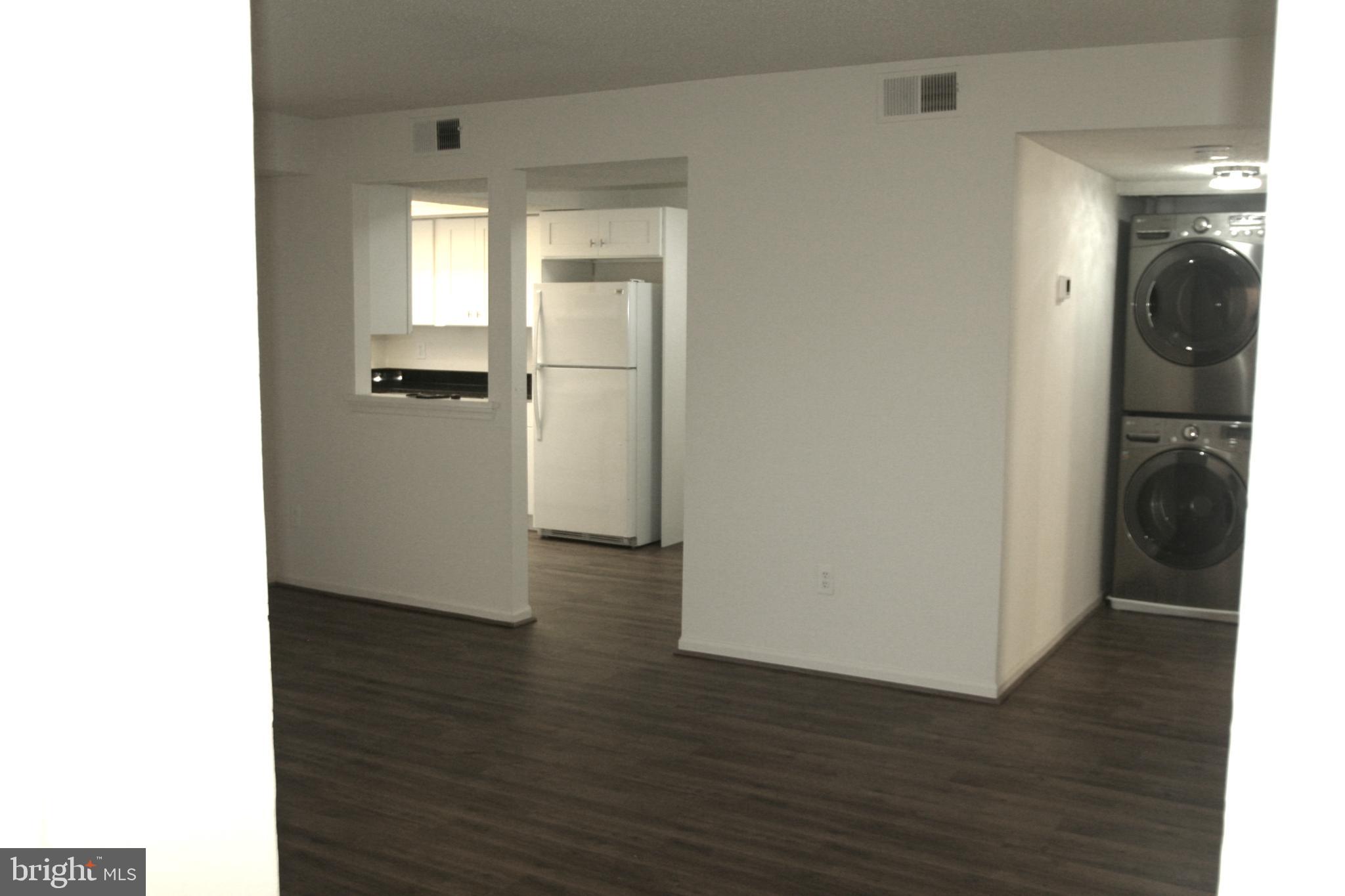 HUNTERS SQUARE - Residential