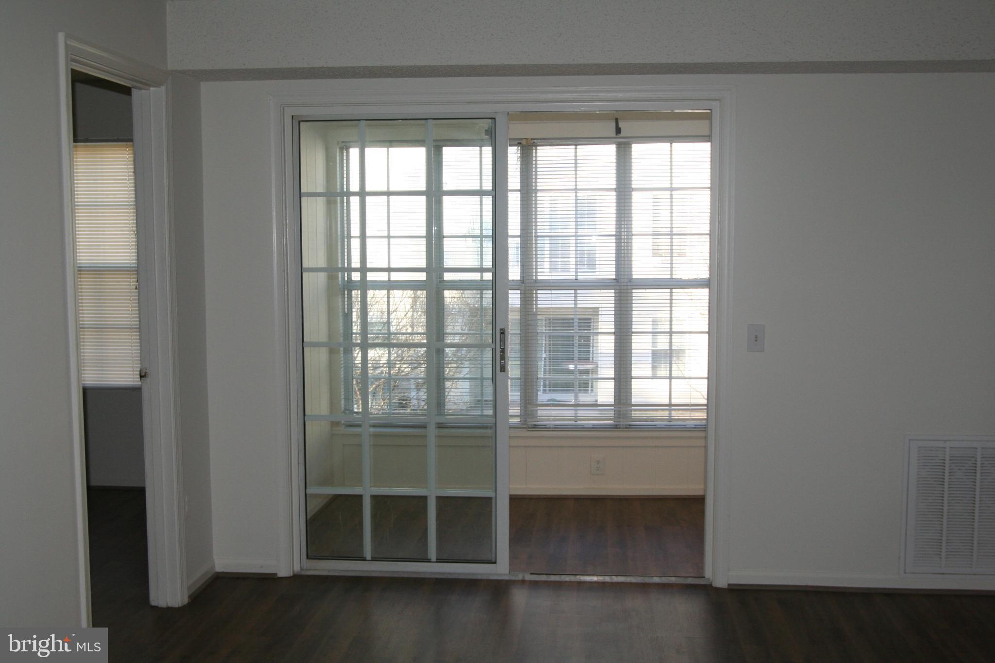 HUNTERS SQUARE - Residential