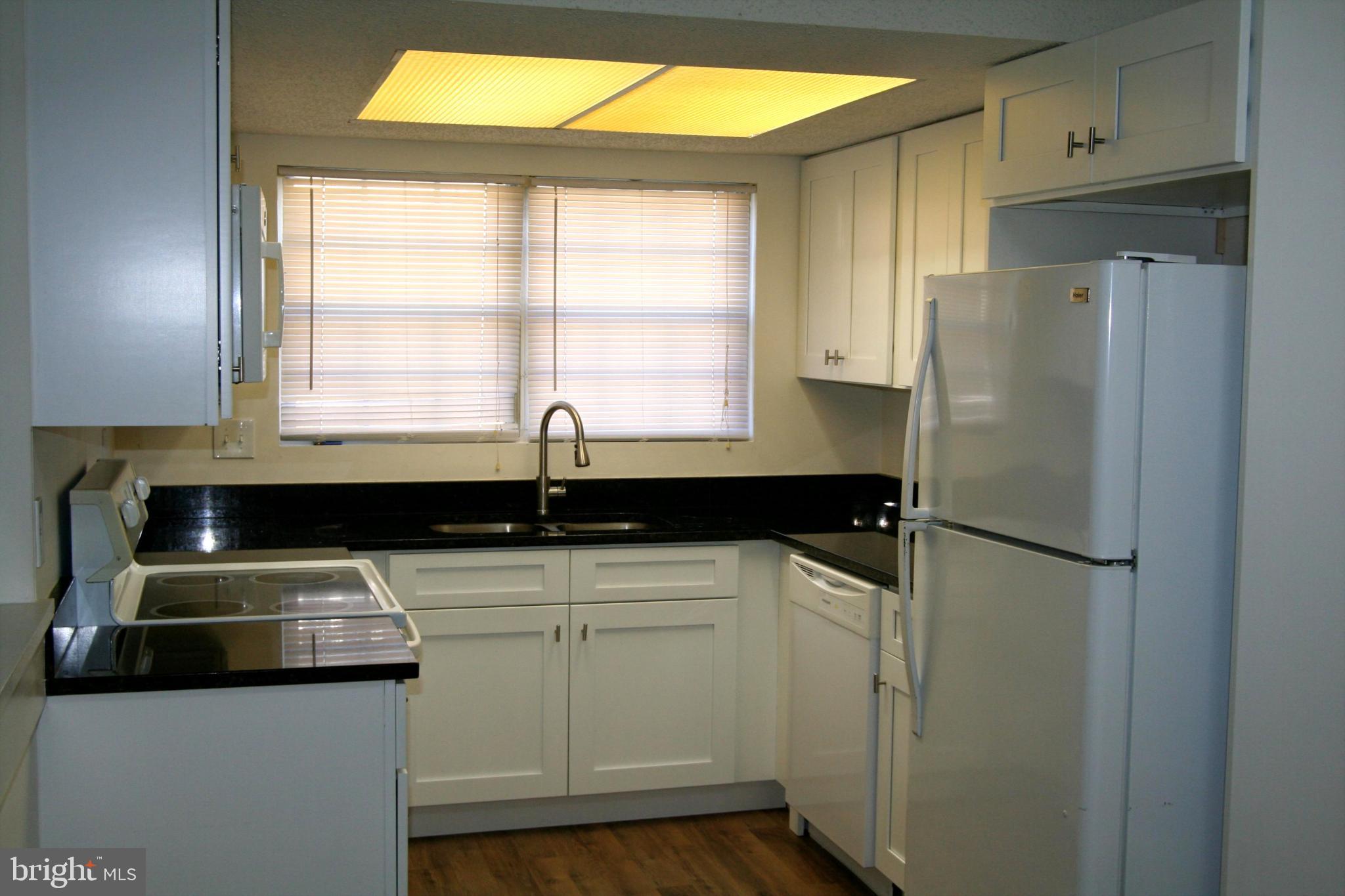 HUNTERS SQUARE - Residential