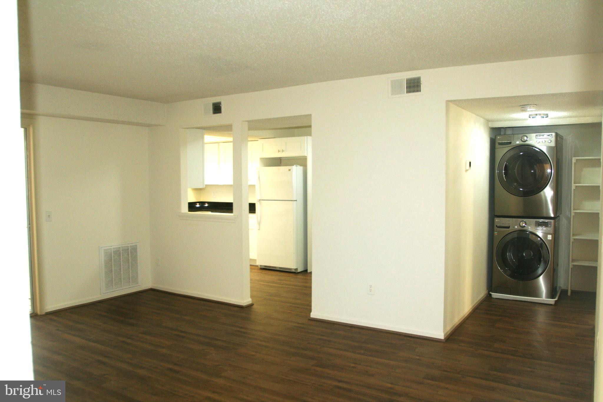 HUNTERS SQUARE - Residential