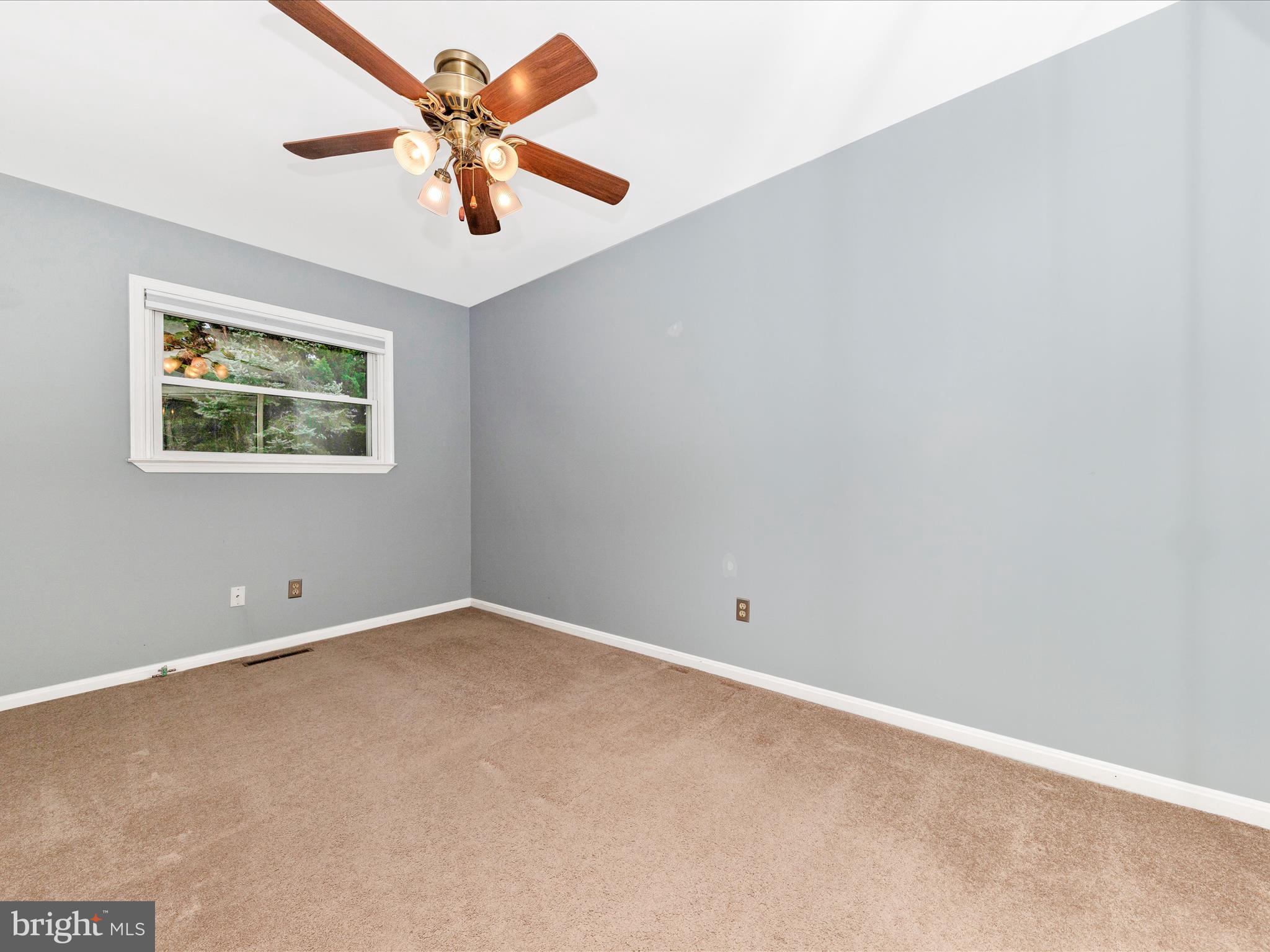 FRIENDLY ACRES - Residential