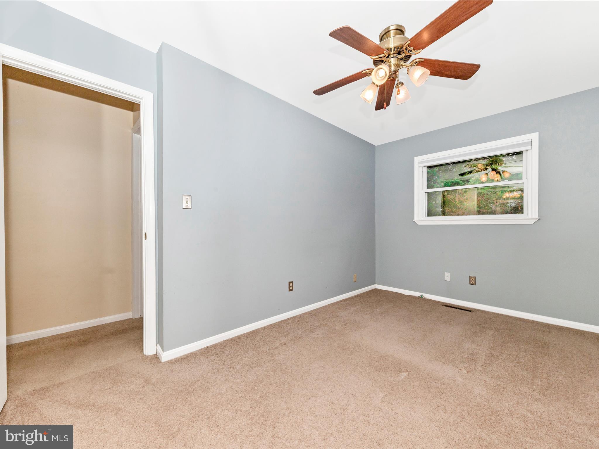 FRIENDLY ACRES - Residential