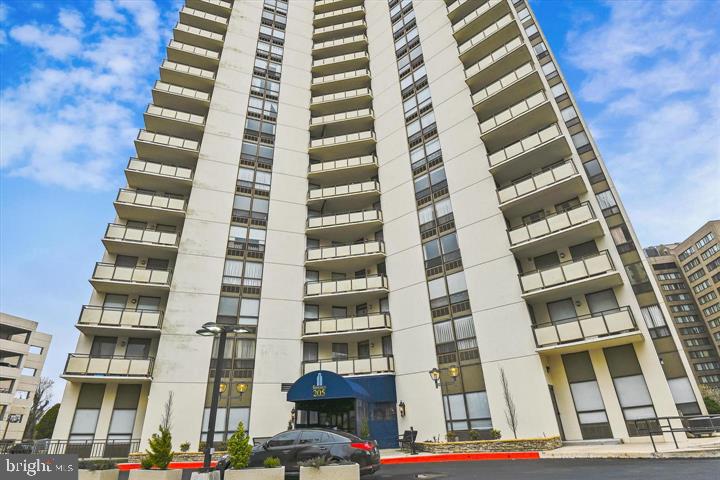 205 E JOPPA ROAD 1601
