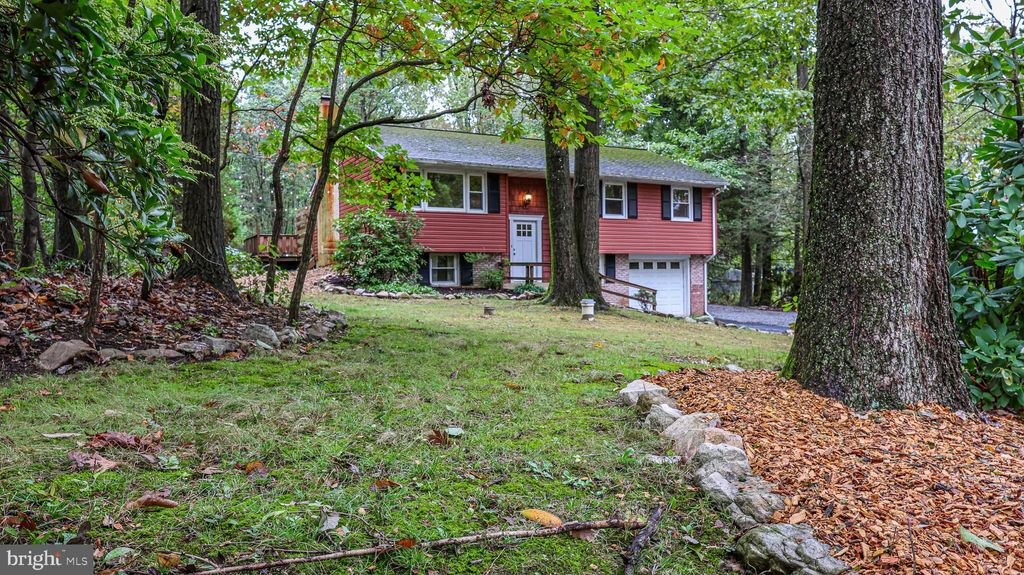 Photo of 5235 Honeysuckle Lane, NEW HOLLAND, PA 17557 (MLS # PALA2079116)