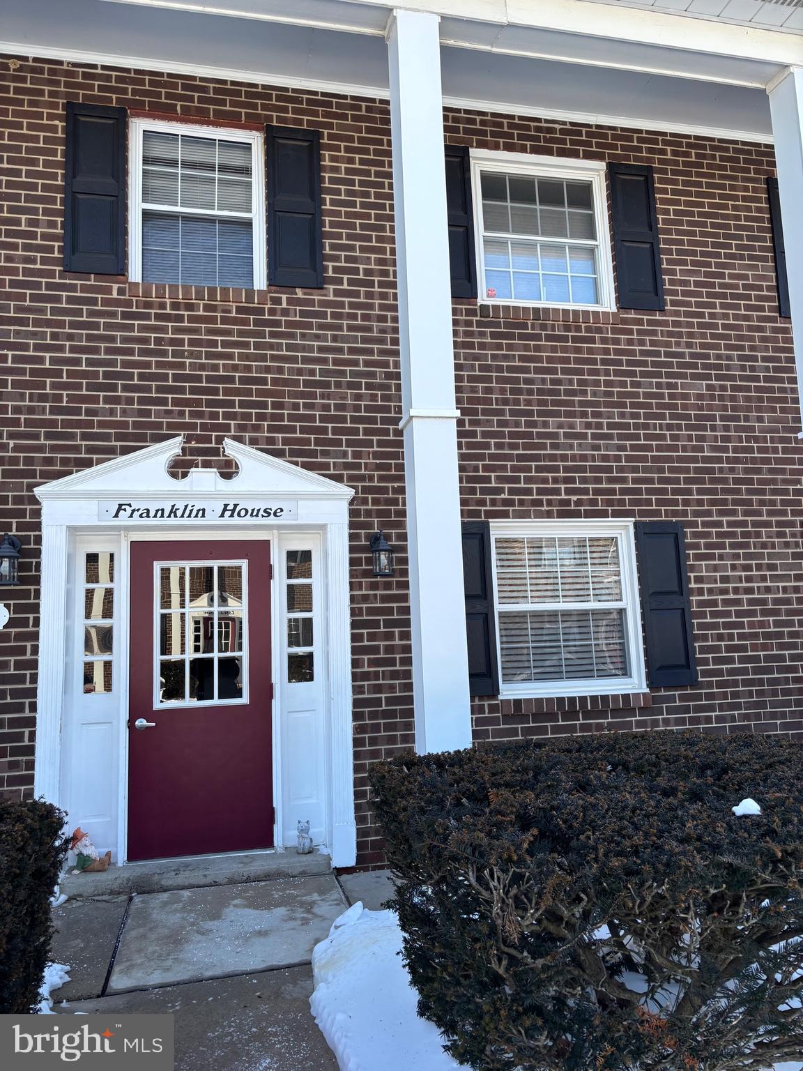 ASTON ARMS - Residential