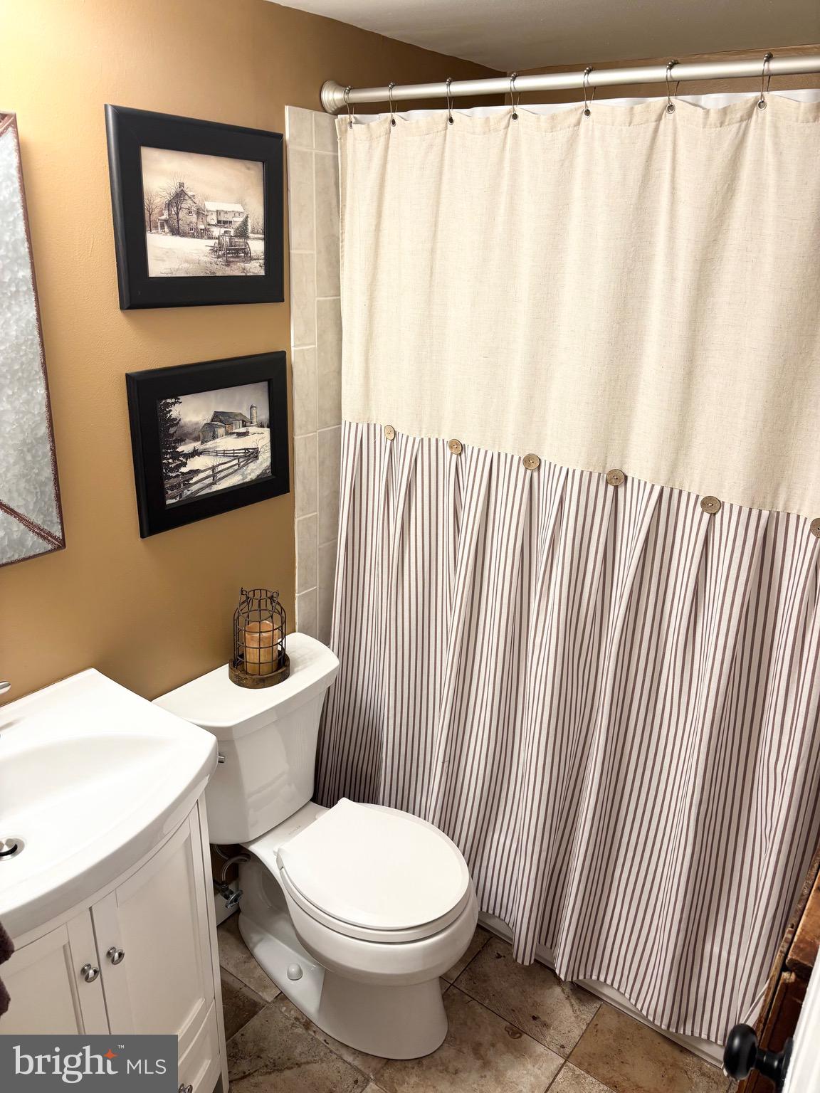 ASTON ARMS - Residential